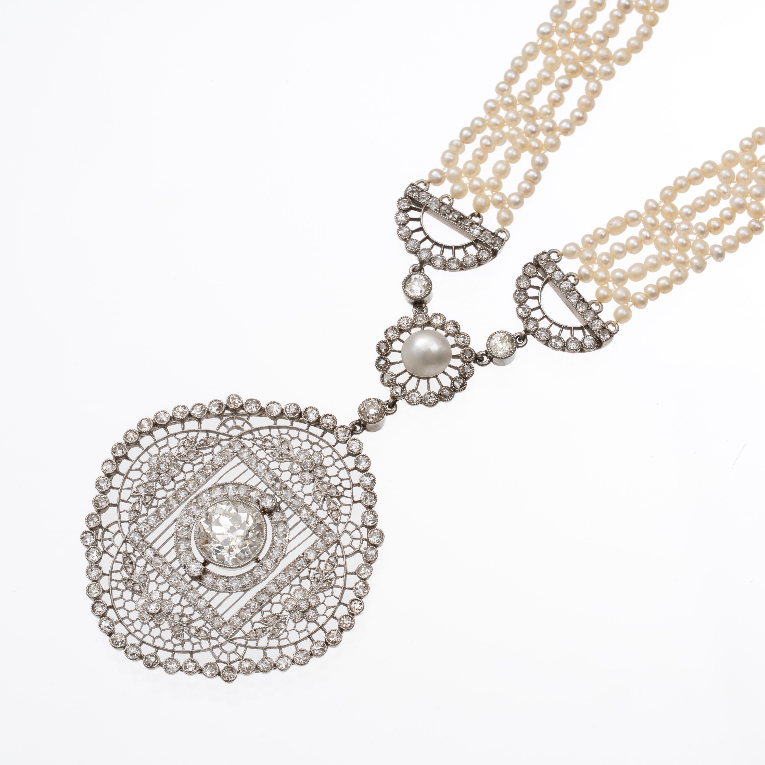 COLLANA IN PLATINO PERLE E DIAMANTI