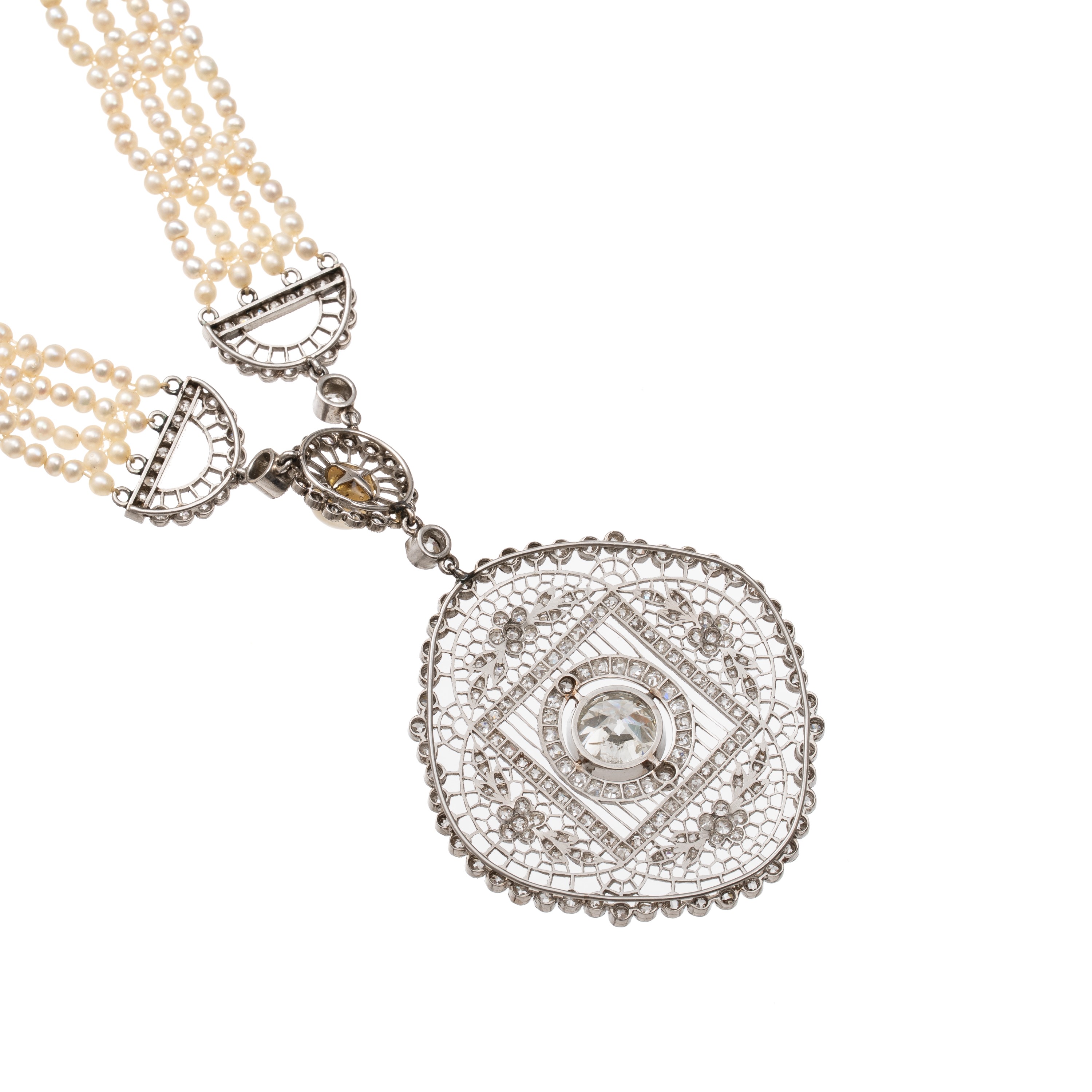 COLLANA IN PLATINO PERLE E DIAMANTI