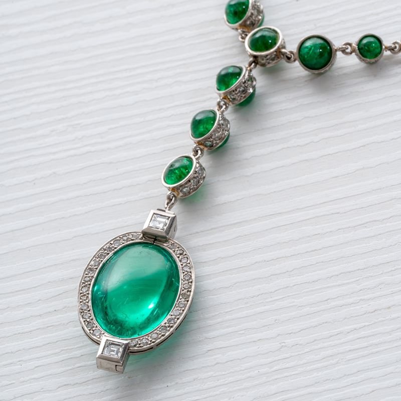 COLLANA IN SMERALDI CHABOCON E DIAMANTI E ORO BIANCO 18 KT