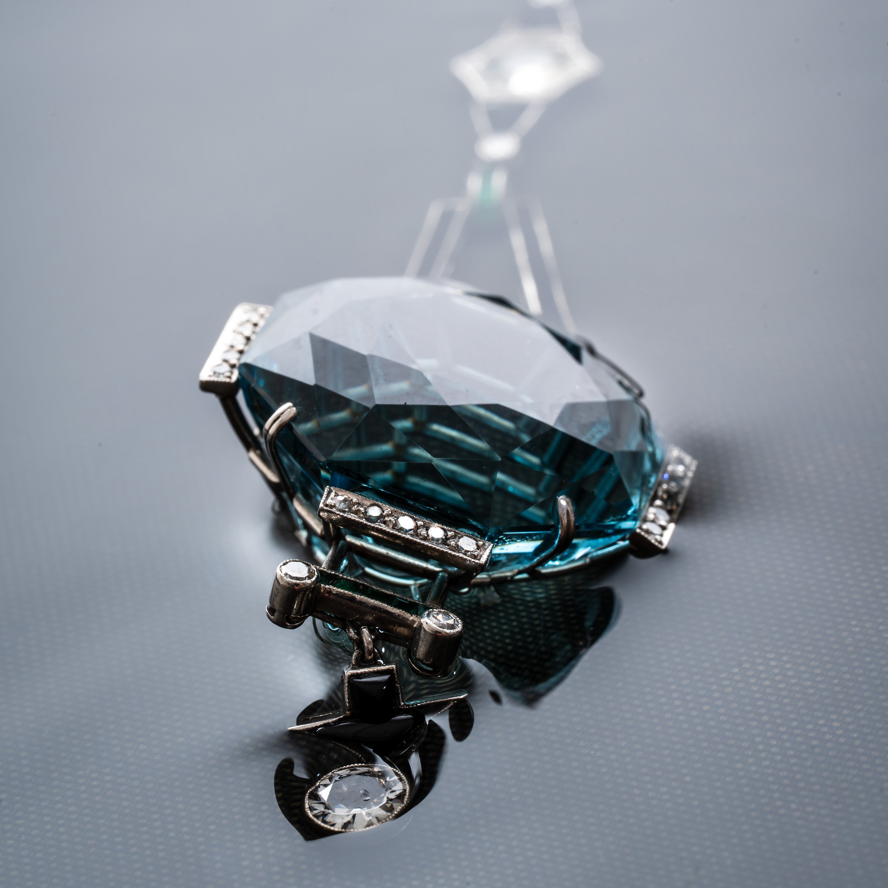 COLLANA IN DIAMANTI, SMERALDI, ONICE E ACQUAMARINA