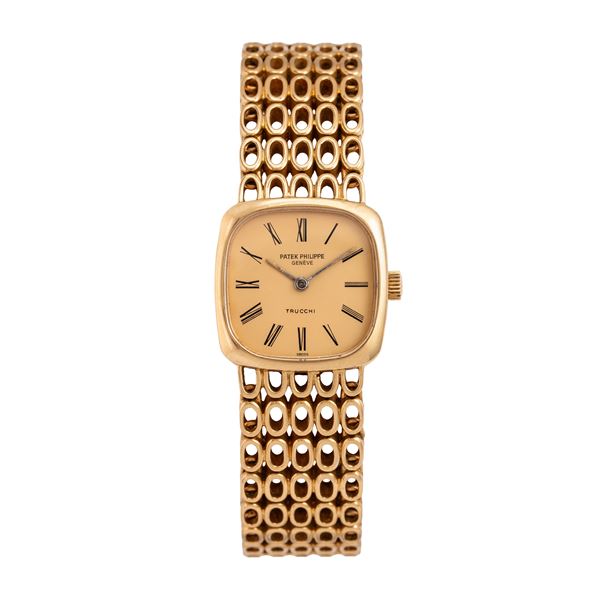 PATEK PHILIPPE - PATEK PHILIPPE - ELLIPSE MANUAL WINDING TIME ONLY WATCH IN 18KT YELLOW GOLD WITH INTEGRATED 18KT YELLOW GOLD BRACELET AND CHAMPAGNE DIAL MADE FOR THE RETAILER TRUCCHI