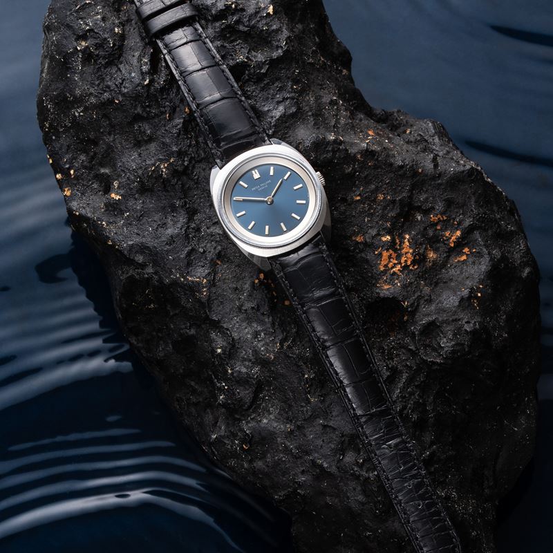 PATEK PHILIPPE - CALATRAVA OROLOGIO SOLO TEMPO A CARICA MANUALE IN ACCIAIO CON QUADRANTE BLU
