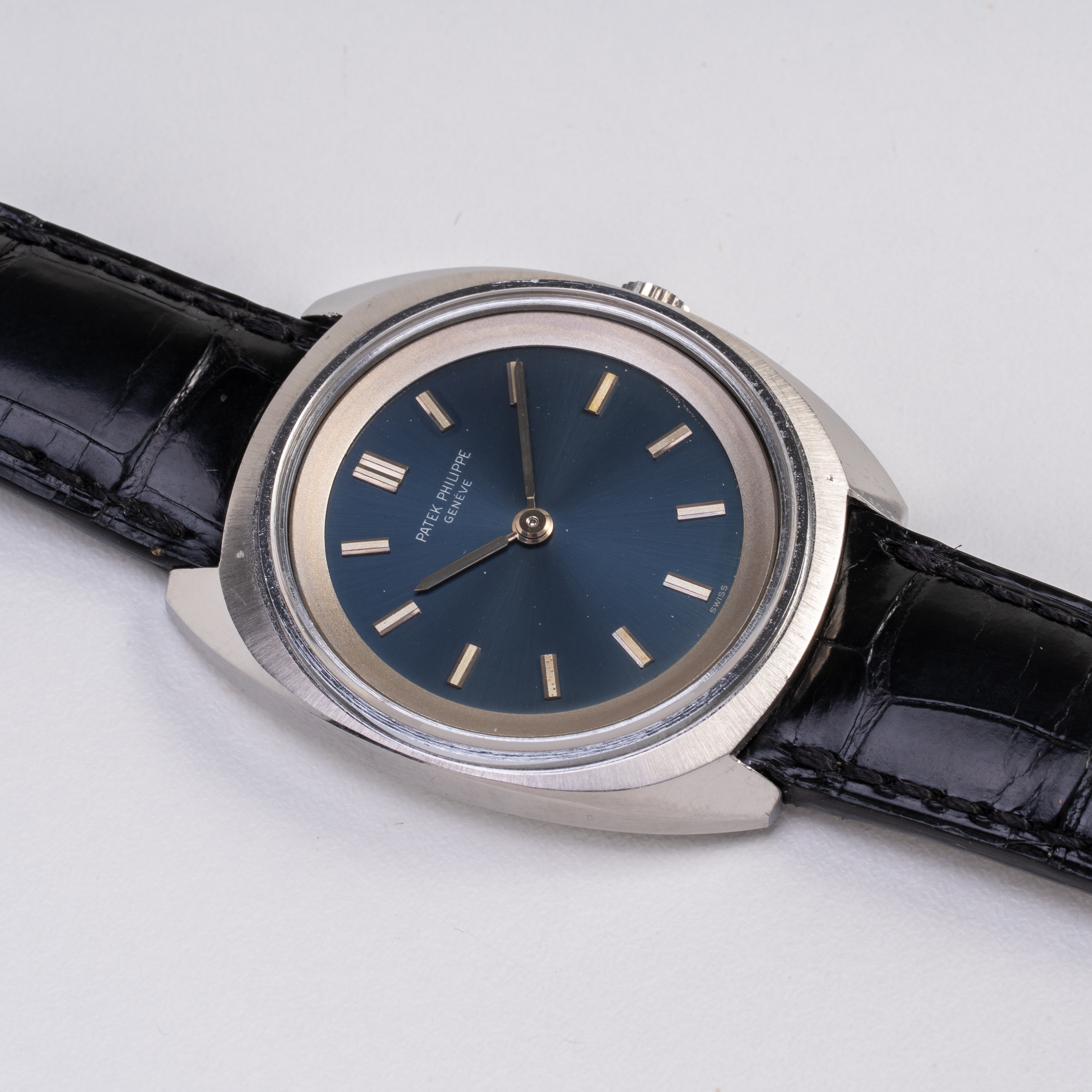 PATEK PHILIPPE - CALATRAVA OROLOGIO SOLO TEMPO A CARICA MANUALE IN ACCIAIO CON QUADRANTE BLU