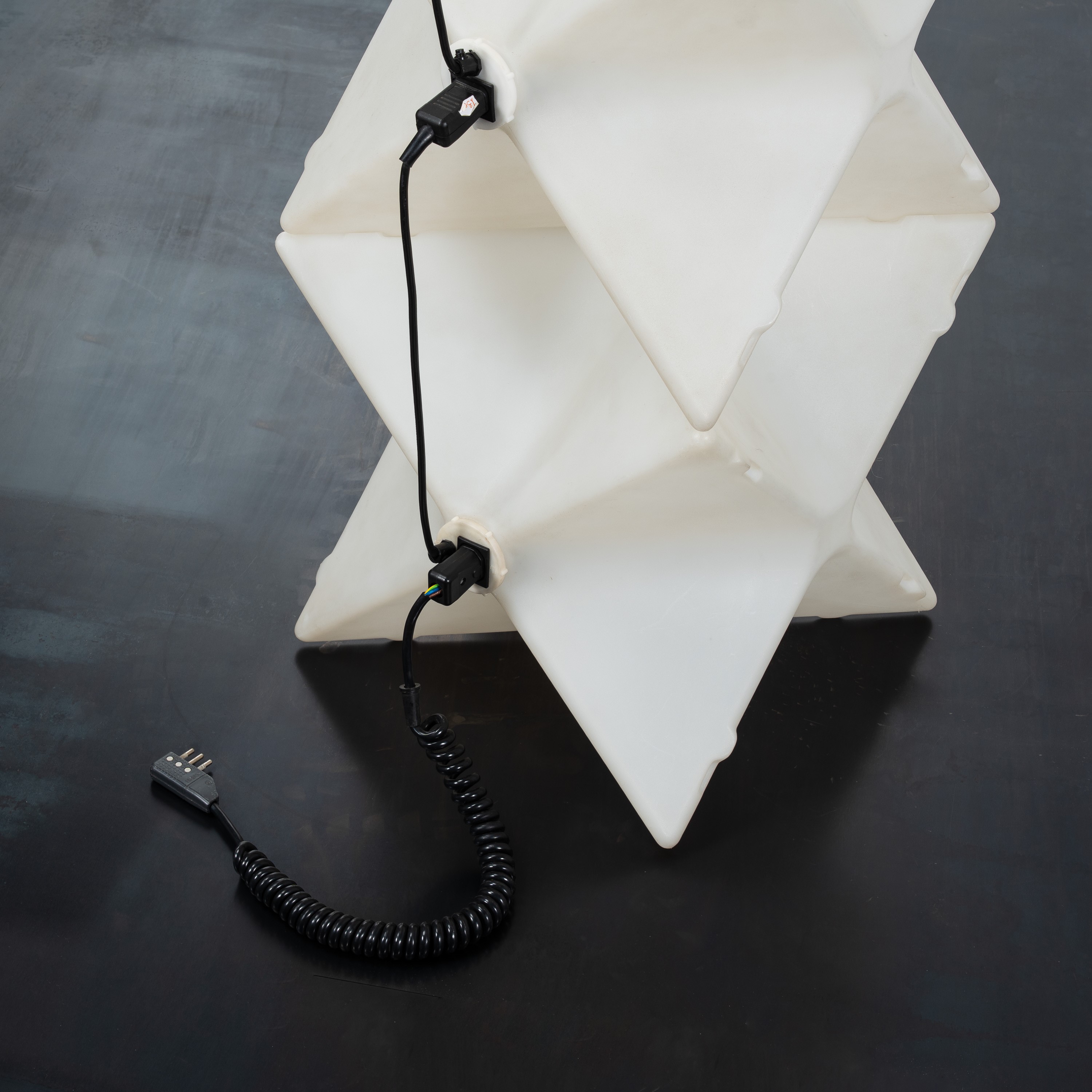 TOM DIXON, LAMPADA DA TERRA 'OCTO'