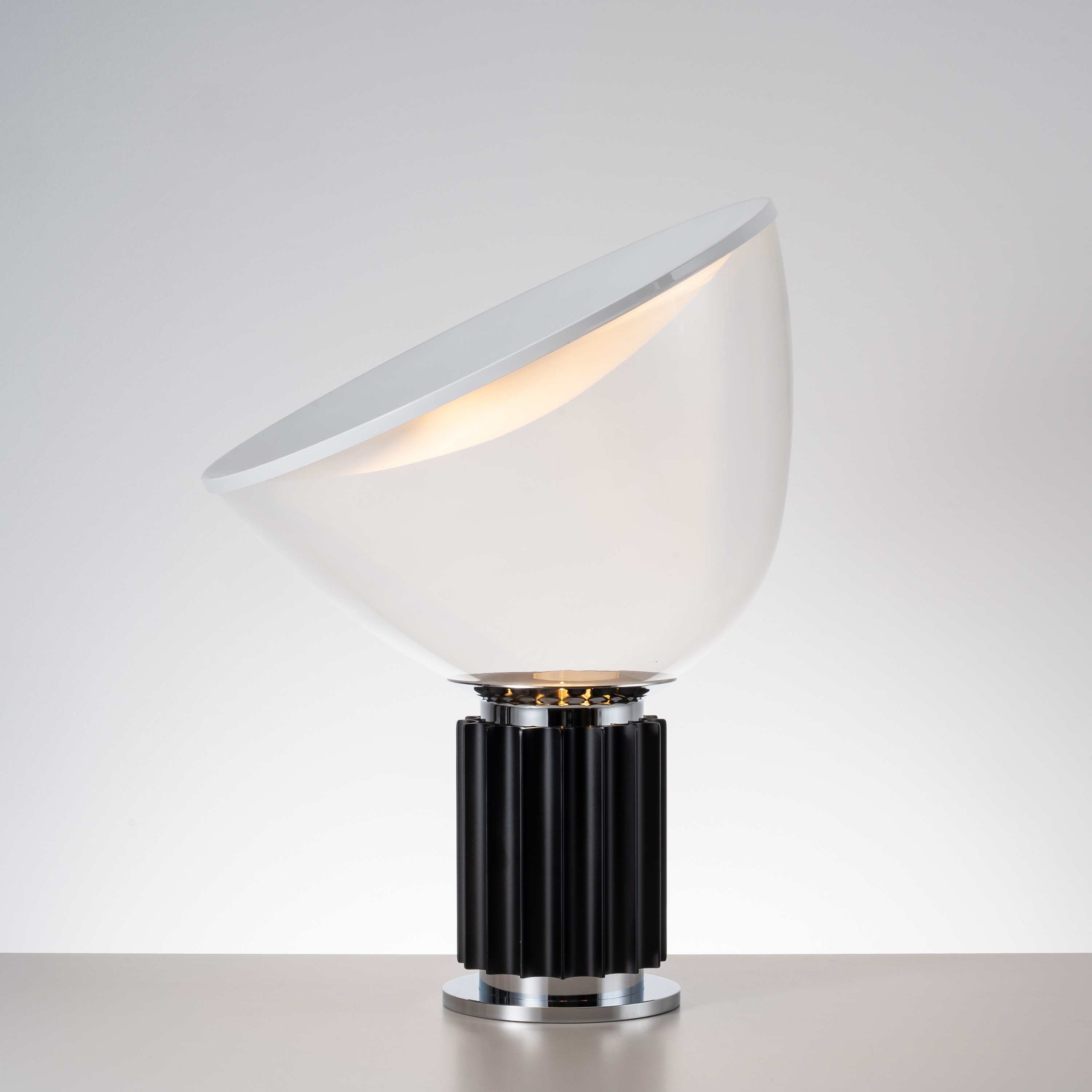 ACHILLE E PIER GIACOMO CASTIGLIONI, LAMPADA DA TAVOLO 'TACCIA'