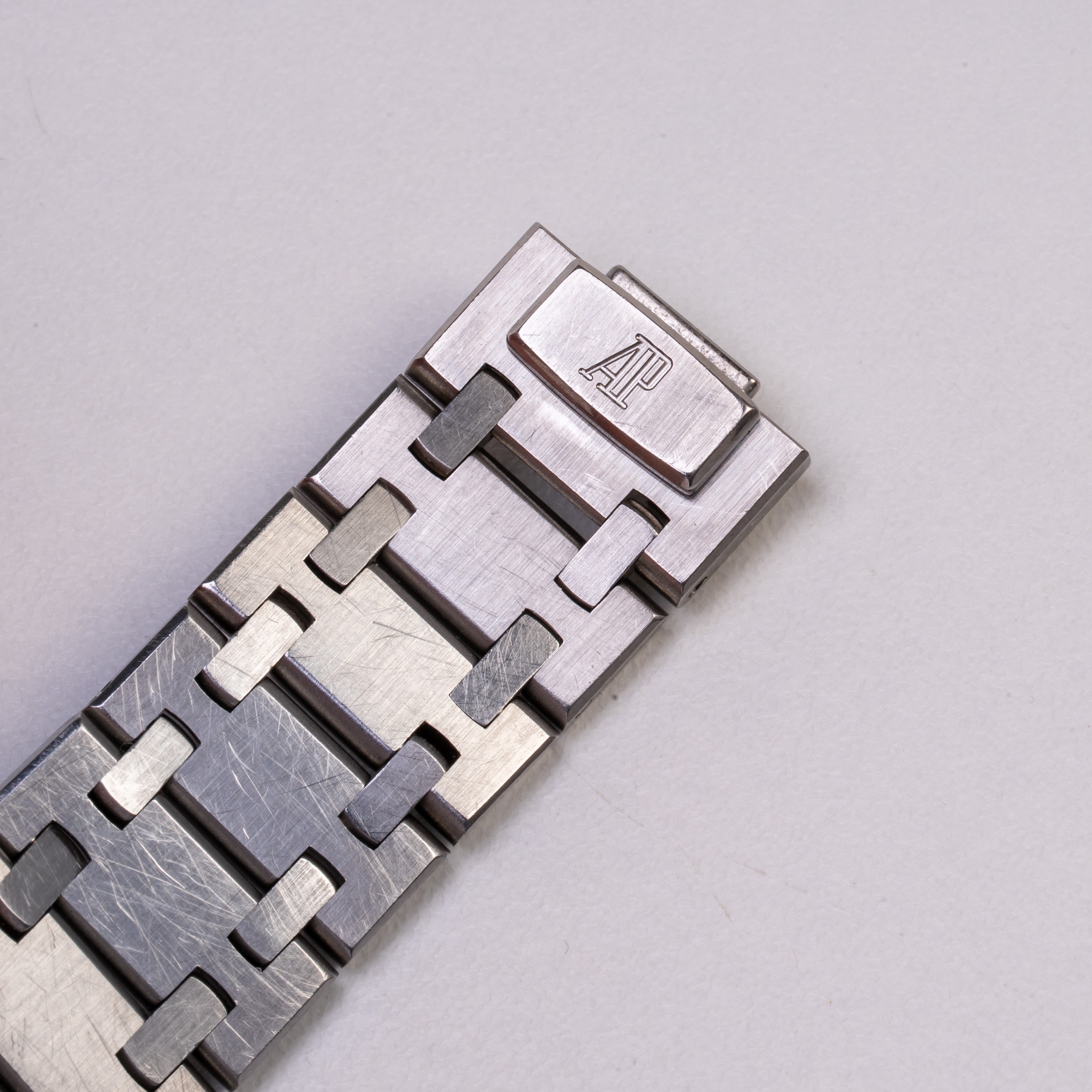 AUDEMARS PIGUET - ROYAL OAK OROLOGIO SOLO TEMPO A CARICA AUTOMATICA IN ACCIAIO CON QUADRANTE NERO...
