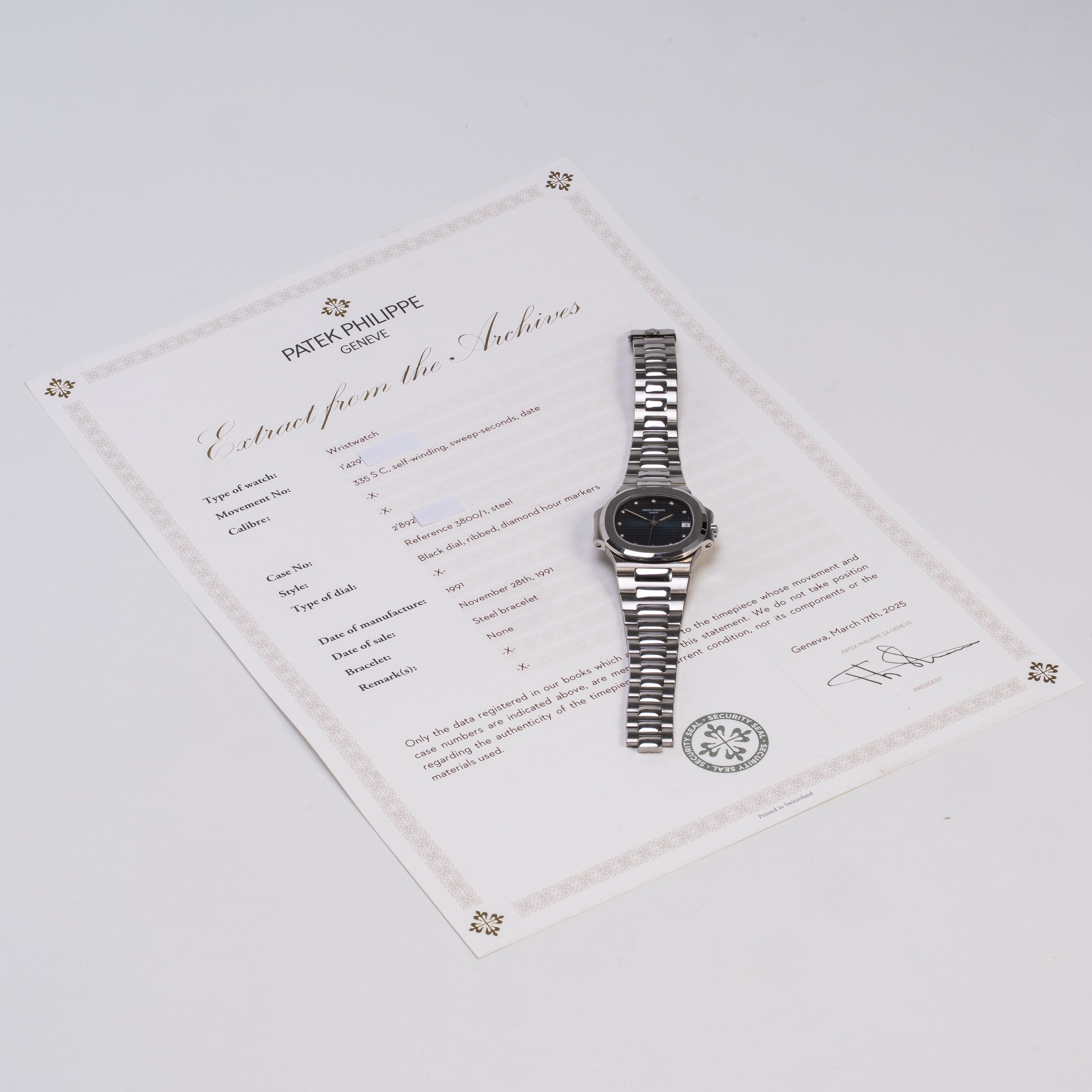 PATEK PHILIPPE - NAUTILUS OROLOGIO SOLO TEMPO A CARICA AUTOMATICA IN ACCIAIO CON QUADRANTE BLU SI...