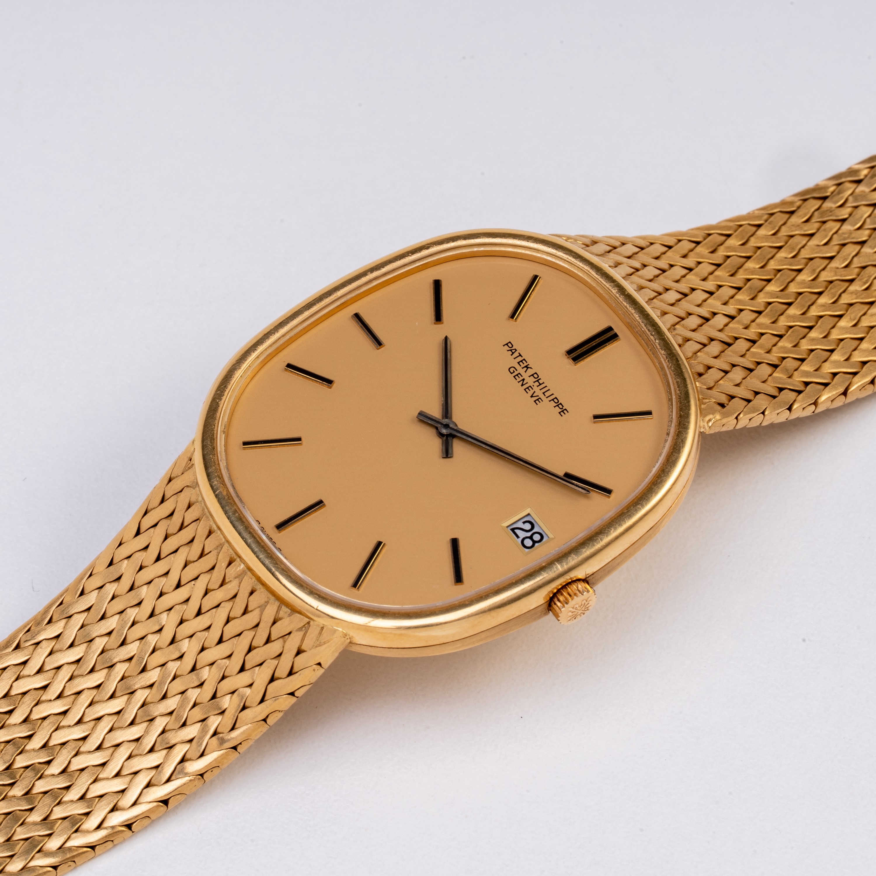 PATEK PHILIPPE - ELLIPSE JUMBO OROLOGIO SOLO TEMPO A CARICA AUTOMATICA IN ORO GIALLO 18KT CON BRA...