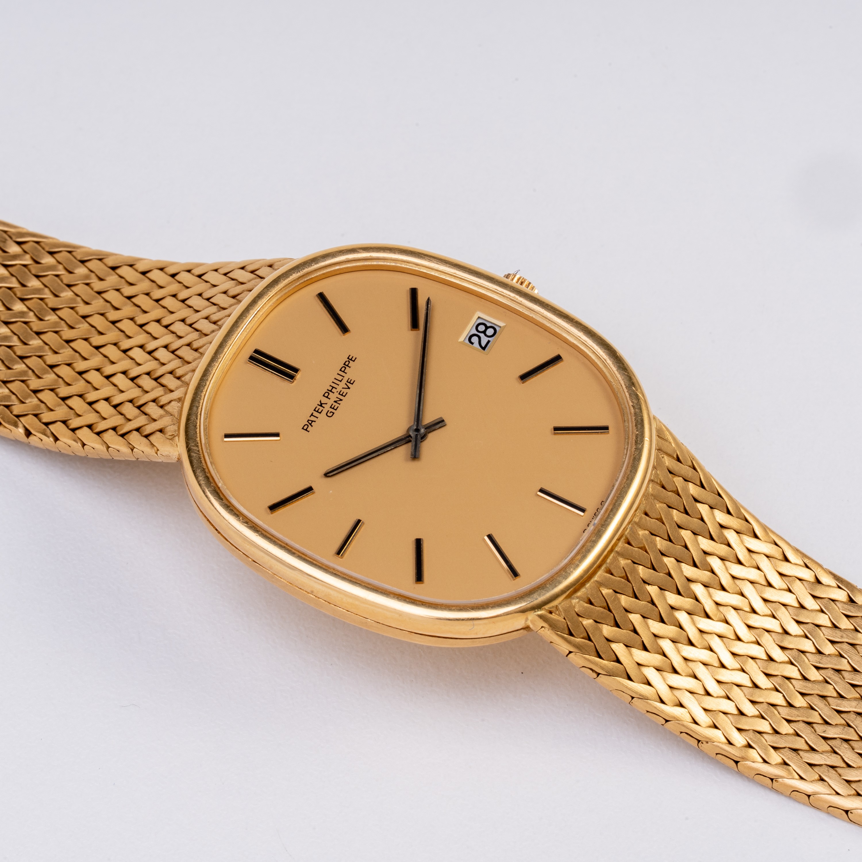 PATEK PHILIPPE - ELLIPSE JUMBO OROLOGIO SOLO TEMPO A CARICA AUTOMATICA IN ORO GIALLO 18KT CON BRA...