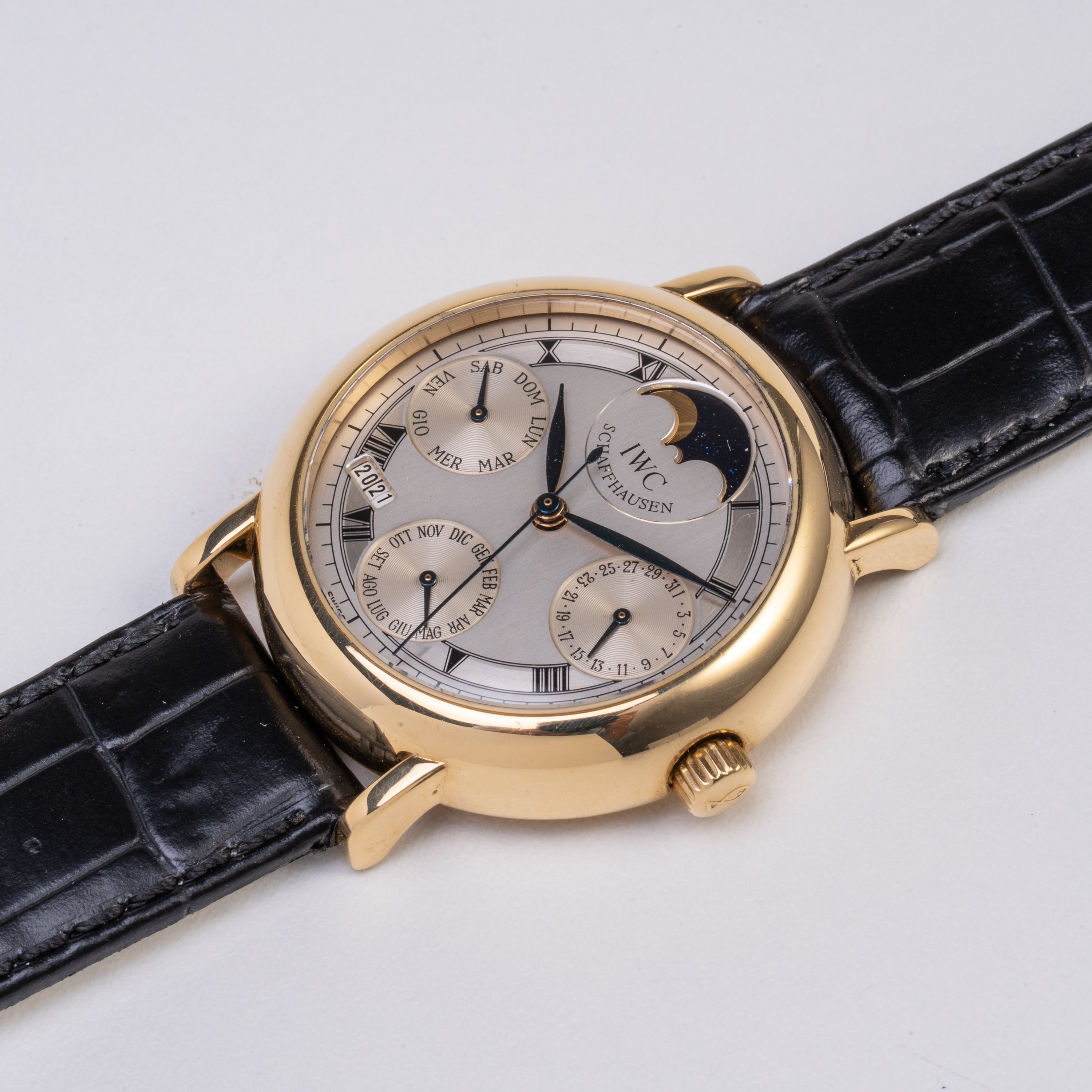 IWC - PORTOFINO PERPETUEL CALENDARIO PERPETUO A CARICA AUTOMATICA IN ORO GIALLO 18KT CON QUADRANT...