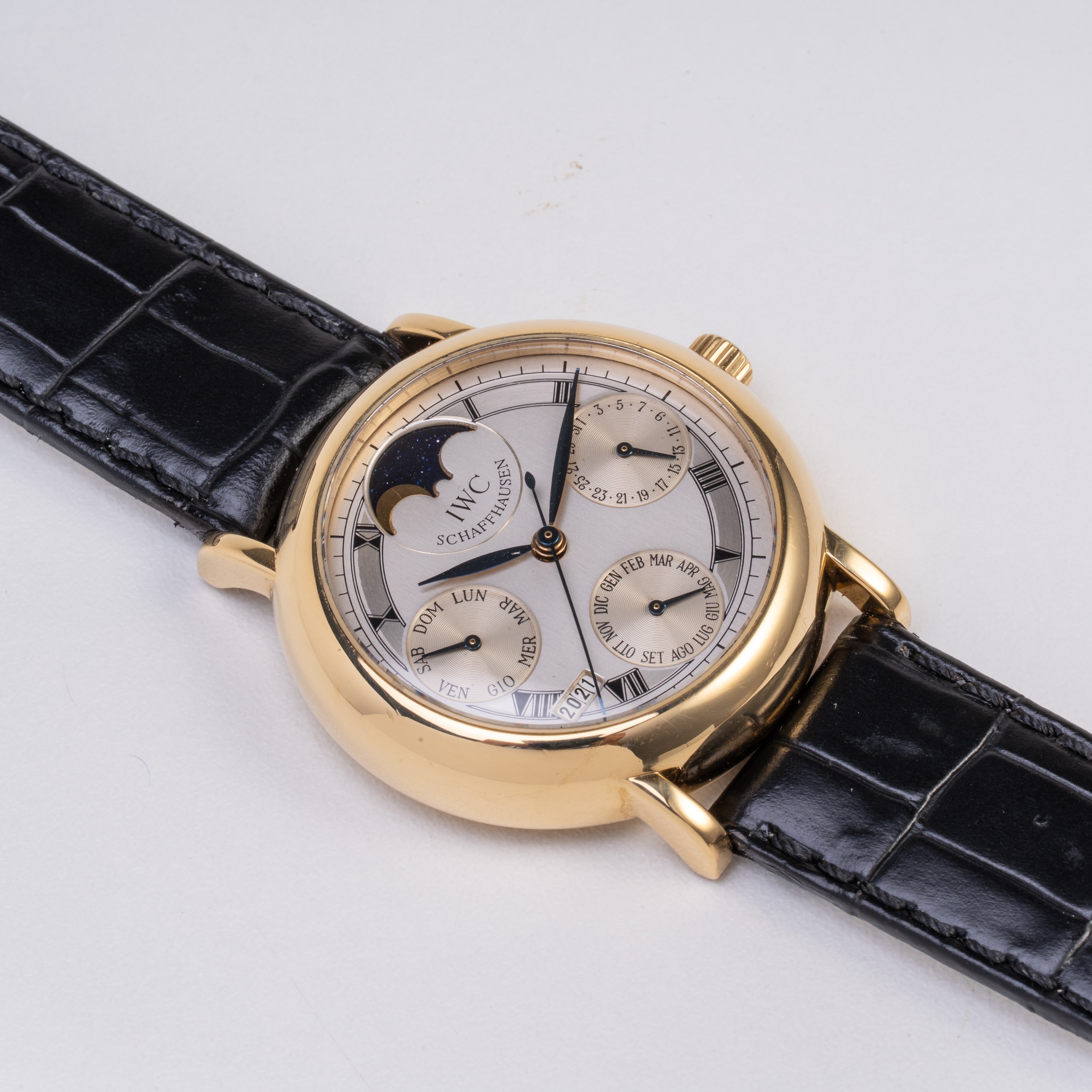 IWC - PORTOFINO PERPETUEL CALENDARIO PERPETUO A CARICA AUTOMATICA IN ORO GIALLO 18KT CON QUADRANT...