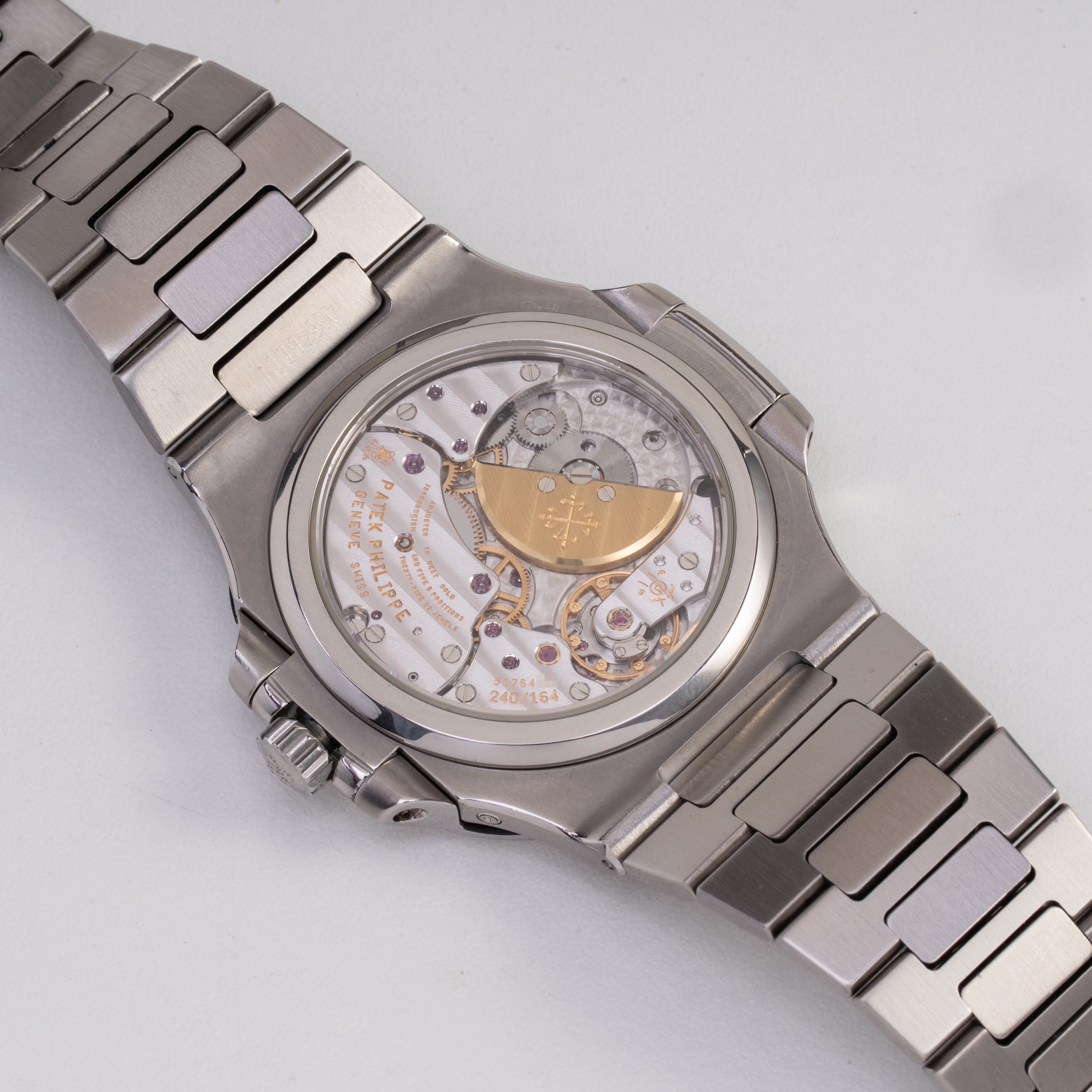PATEK PHILIPE - NAUTILUS OROLOGIO SOLO TEMPO A CARICA AUTOMATICA IN ACCIAIO CON RISERVA DI CARICA...