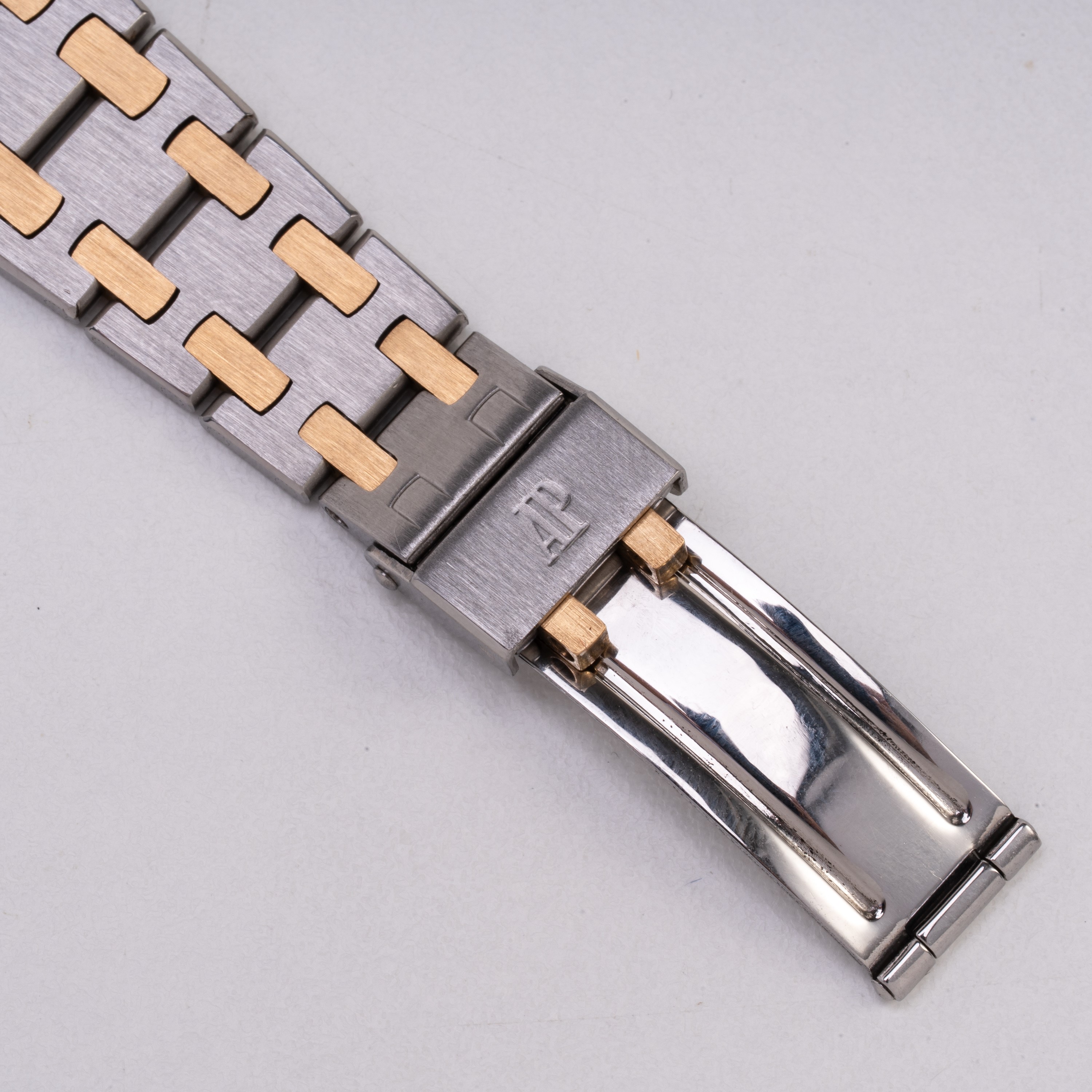 AUDEMARS PIGUET - ROYAL OAK OROLOGIO SOLO TEMPO AL QUARZO IN ACCIAIO E ORO GIALLO 18KT CON QUADRA...