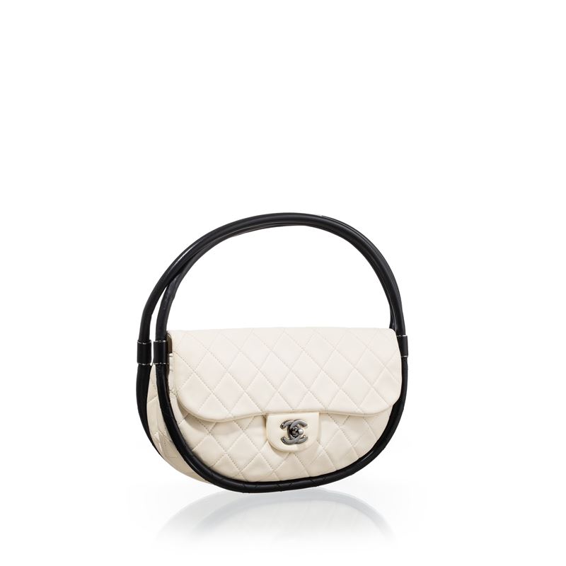 CHANEL HULA HOOP BAG SMALL BIANCA E NERA