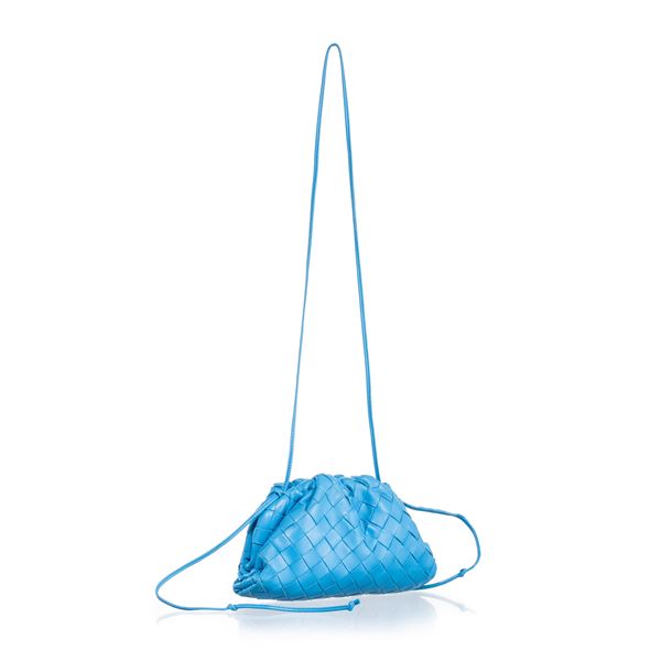BOTTEGA VENETA - BOTTEGA VENETA MINI POUCH AZZURRA CON MOTIVO INTRECCIATO E TRACOLLA