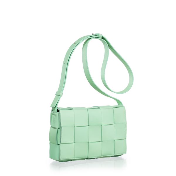 BOTTEGA VENETA - BOTTEGA VENETA BORSA A TRACOLLA CASSETTE IN PELLE CON MOTIVO INTRECCIO COLOR MENTA
