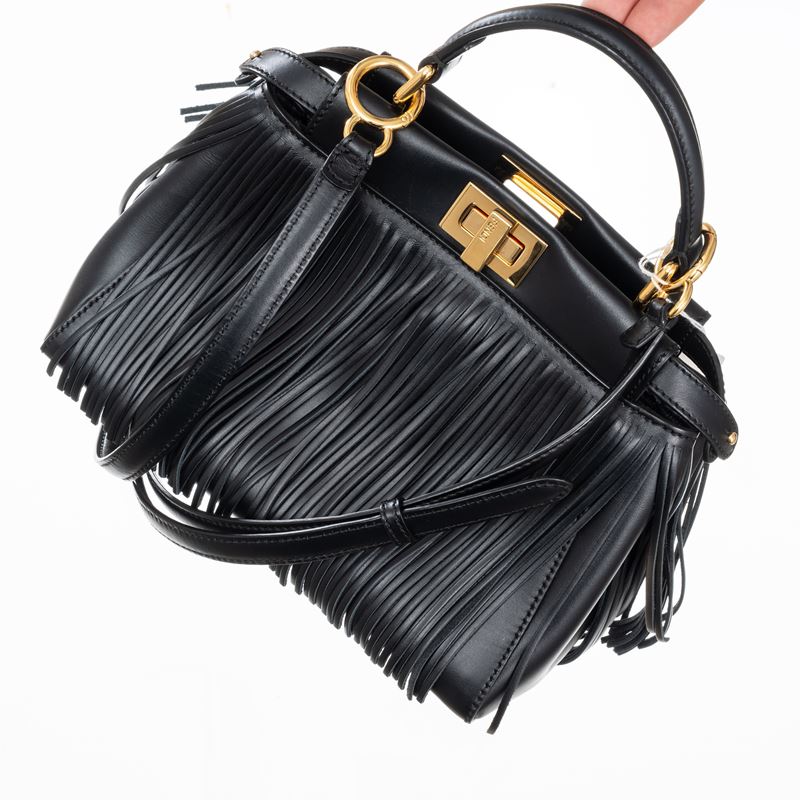 FENDI MINI PEEKABOO IN PELLE DI VITELLO NERA E DETTAGLI FRANGE