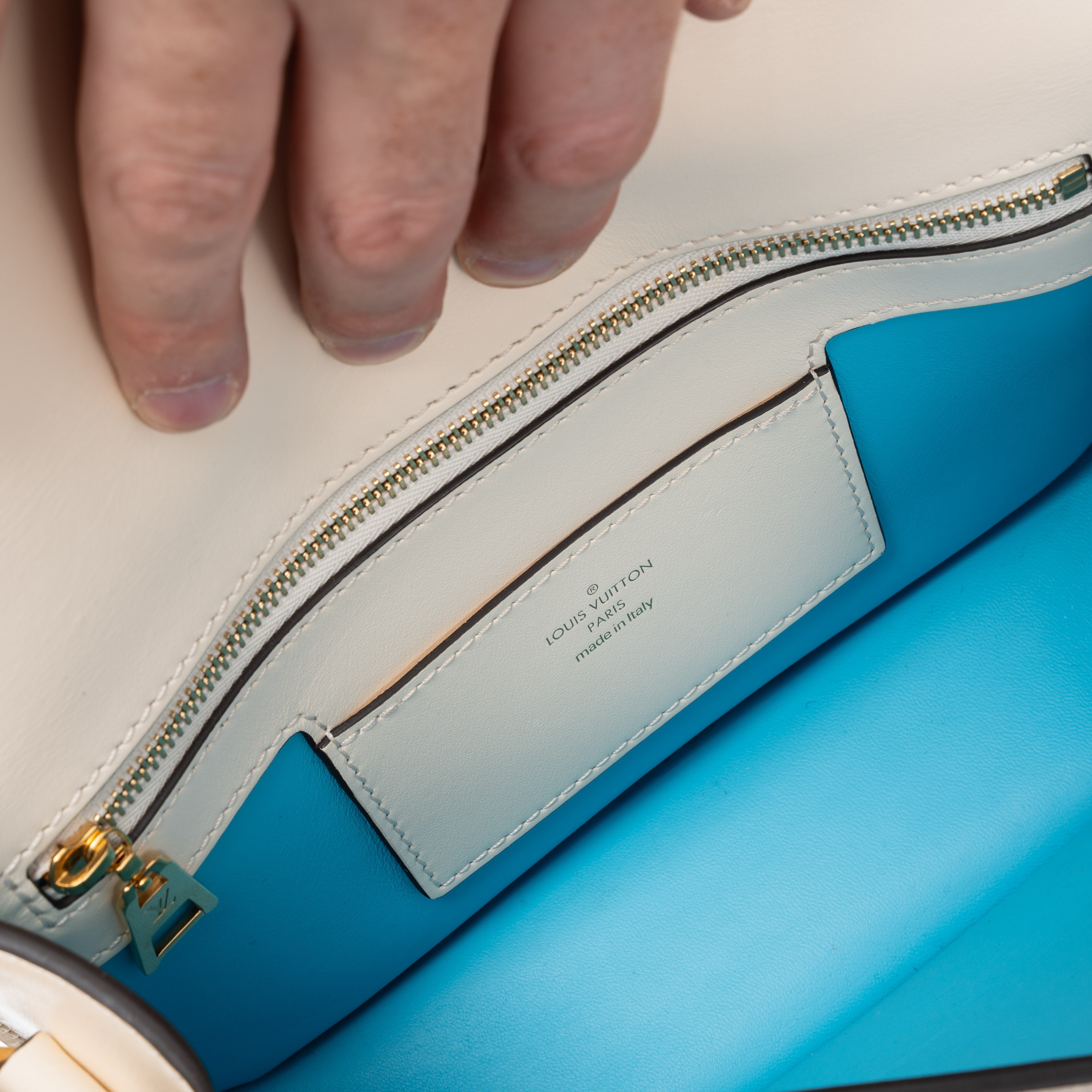 LOUIS VUITTON PONT 9 BEIGE