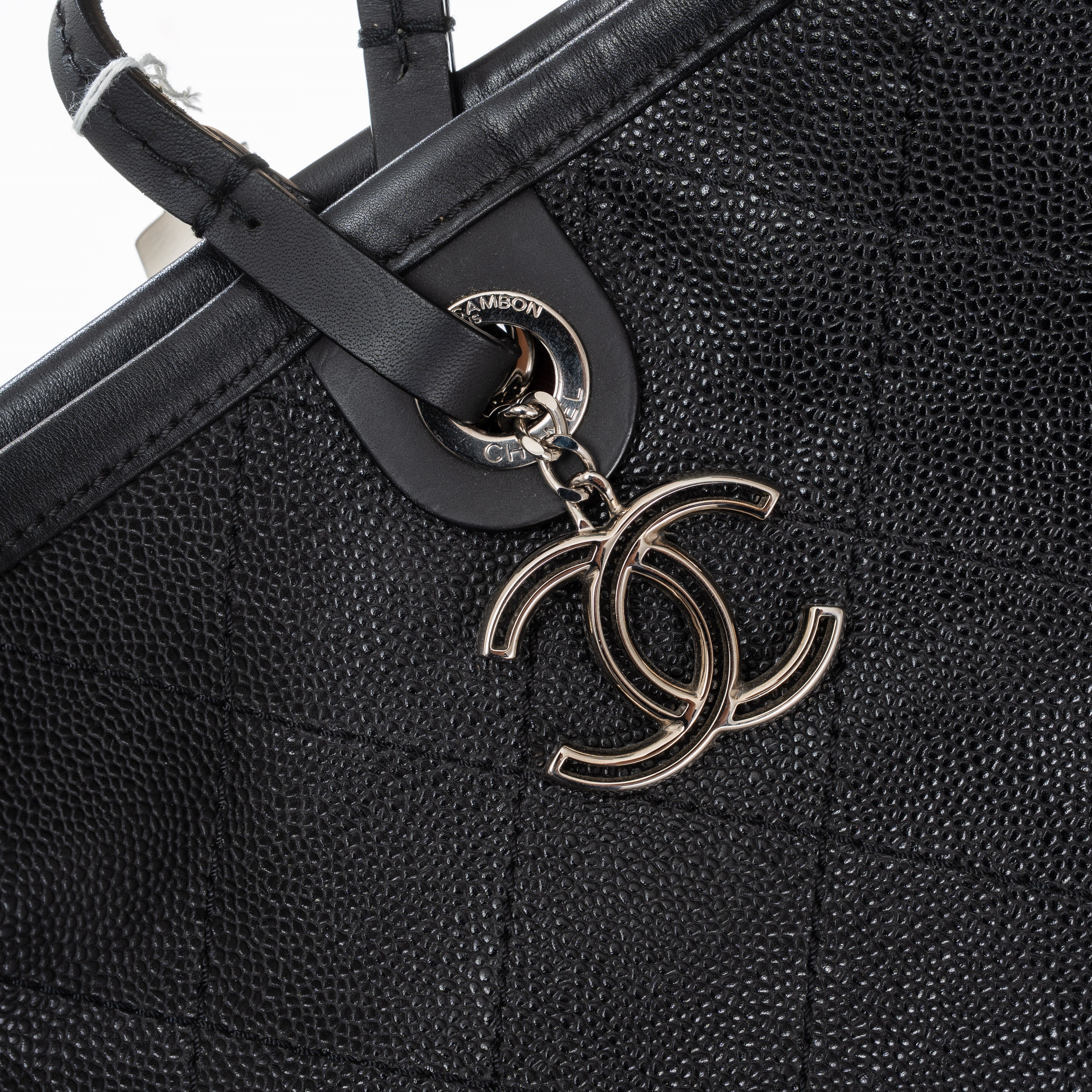 CHANEL SHOPPING XL IN PELLE MARTELLATA NERA
