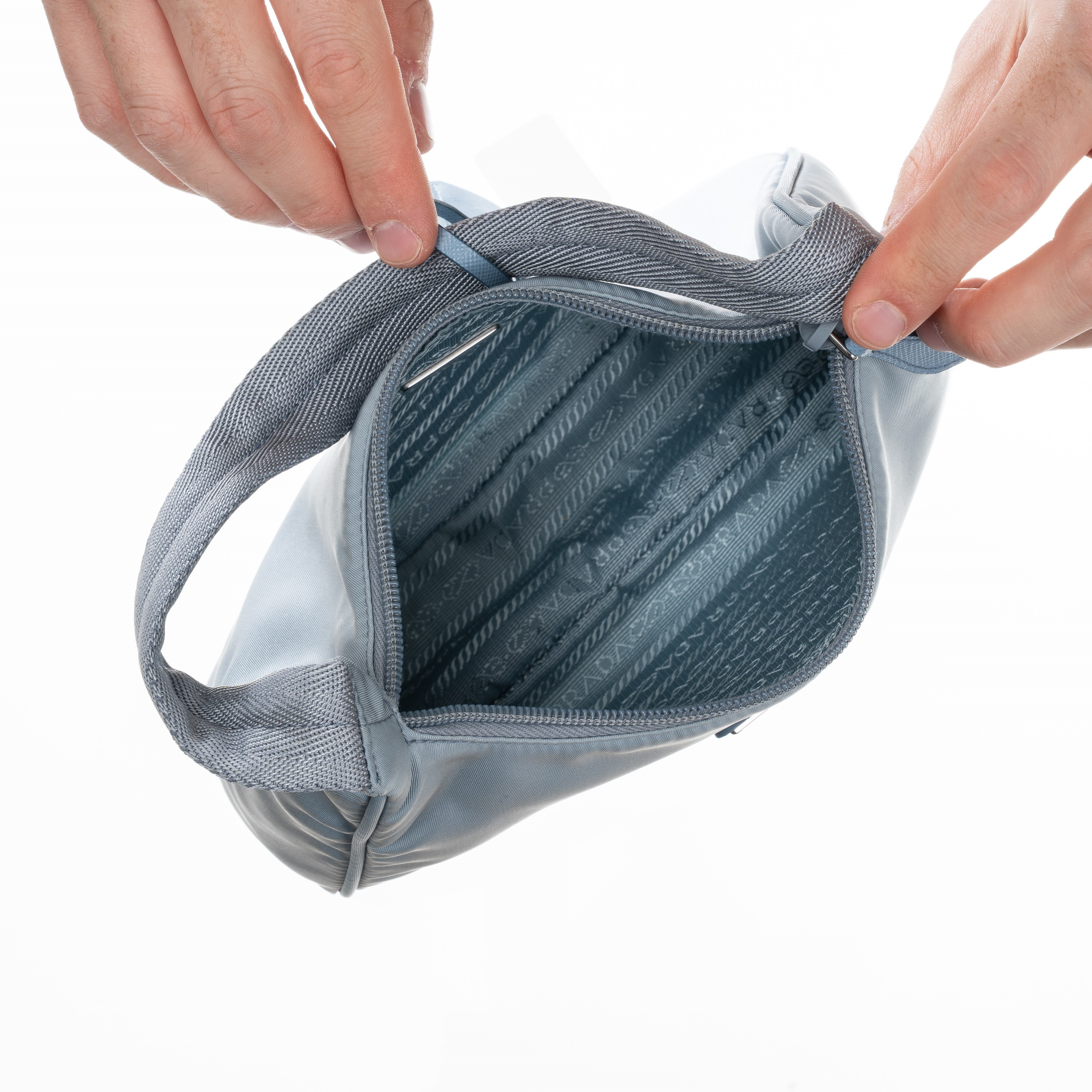 PRADA MINI BORSA RE-EDITION 2000 IN RE-NYLON COLORE ASTRALE