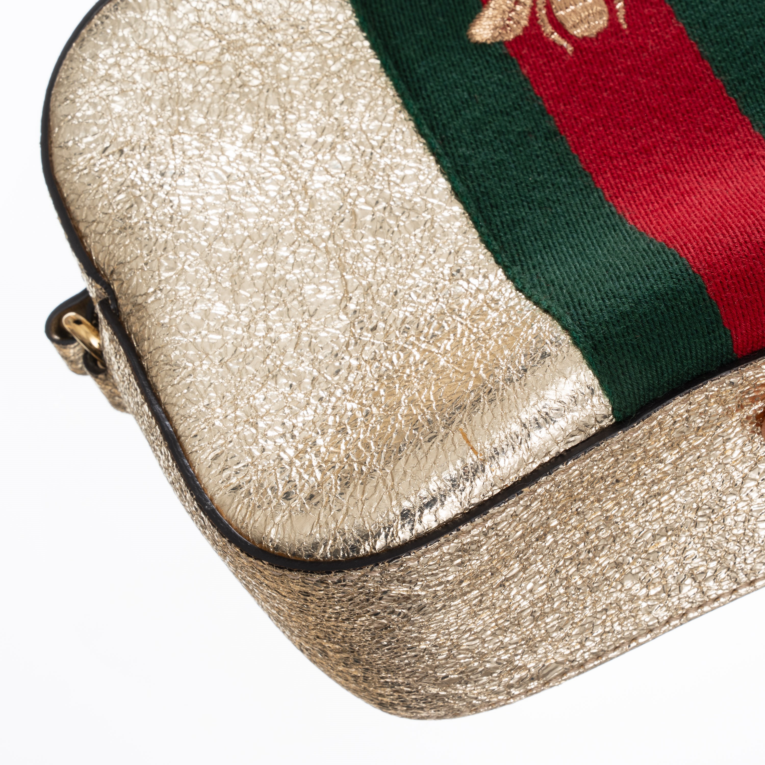 GUCCI WEBBY BEE CROSSBODY IN PELLE INCRESPATA COLOR ORO