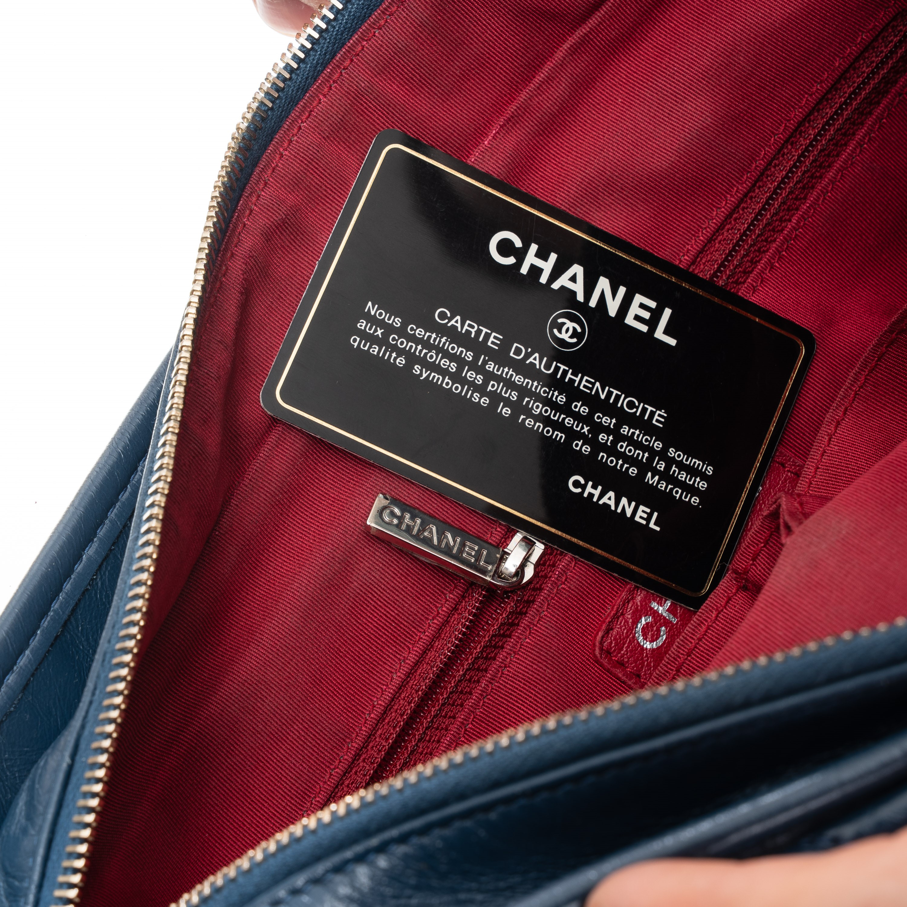 CHANEL BORSA GABRIELLE MEDIA IN PELLE EFFETTO INVECCHIATO BLU