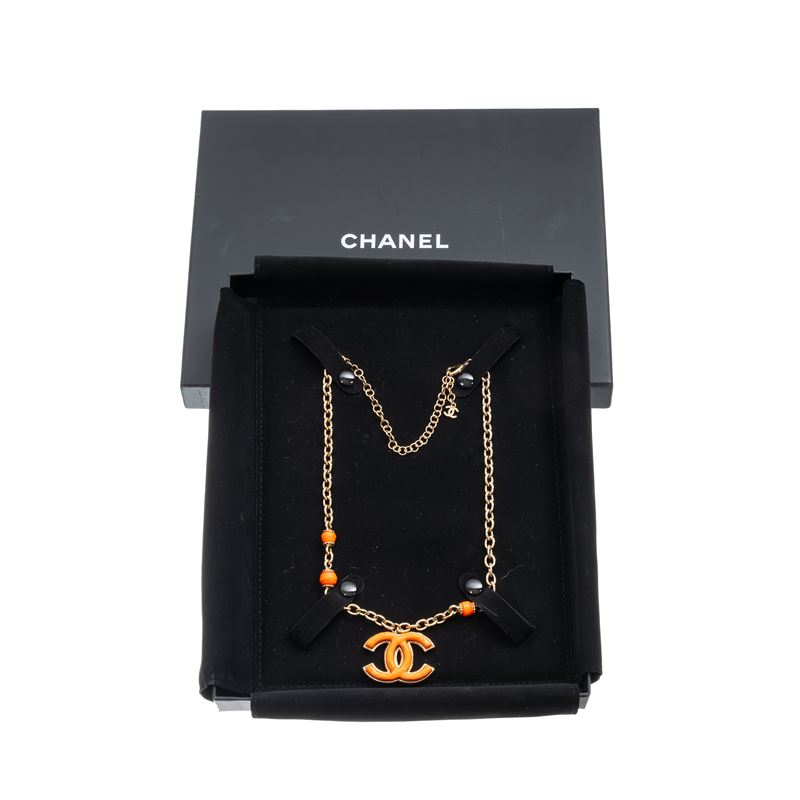 CHANEL COLLANA GIROCOLLO CIONDOLO CC SMALTATO ARANCIONE