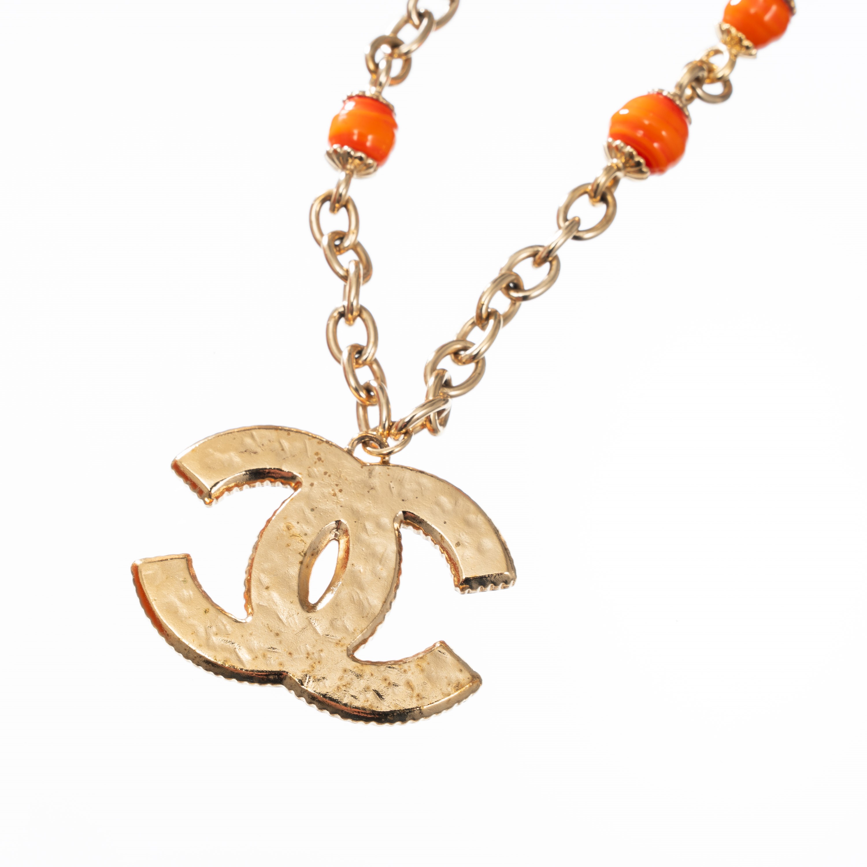 CHANEL COLLANA GIROCOLLO CIONDOLO CC SMALTATO ARANCIONE