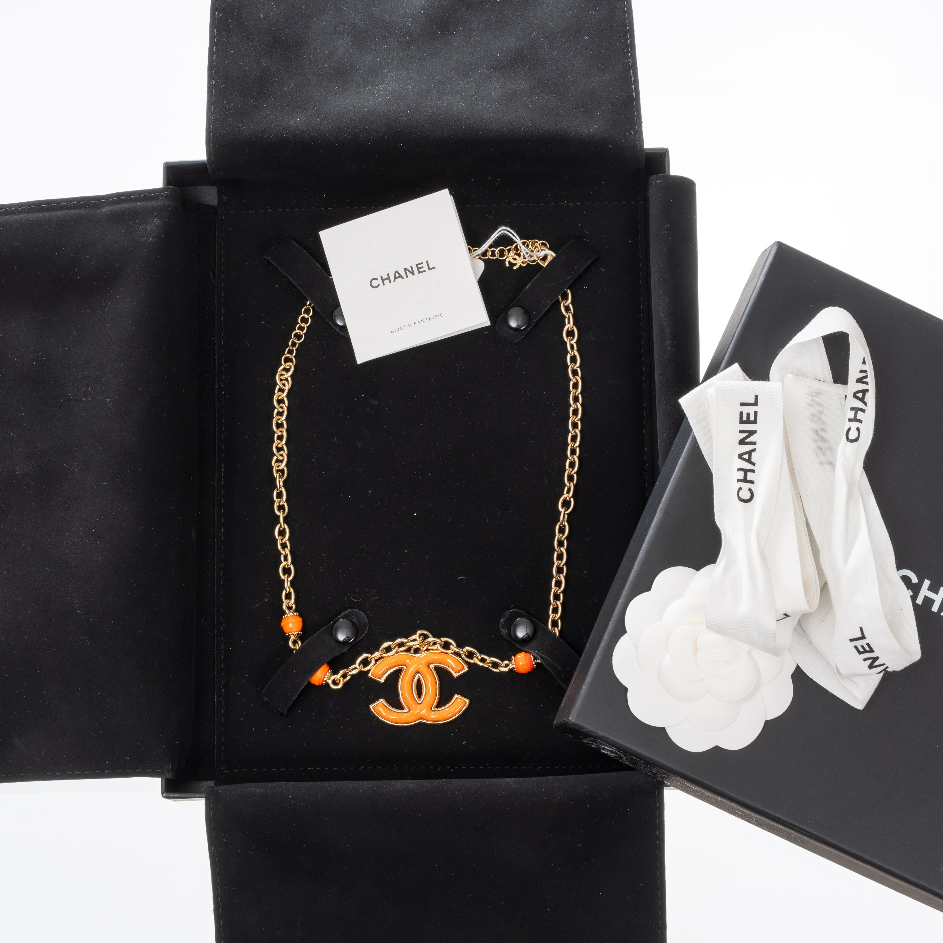 CHANEL COLLANA GIROCOLLO CIONDOLO CC SMALTATO ARANCIONE