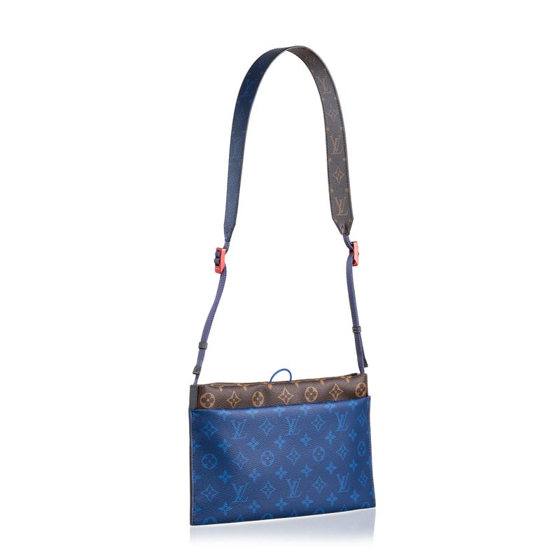 LOUIS VUITTON TRACOLLA OUTDOOR PICCOLA, BLU PACIFICO
