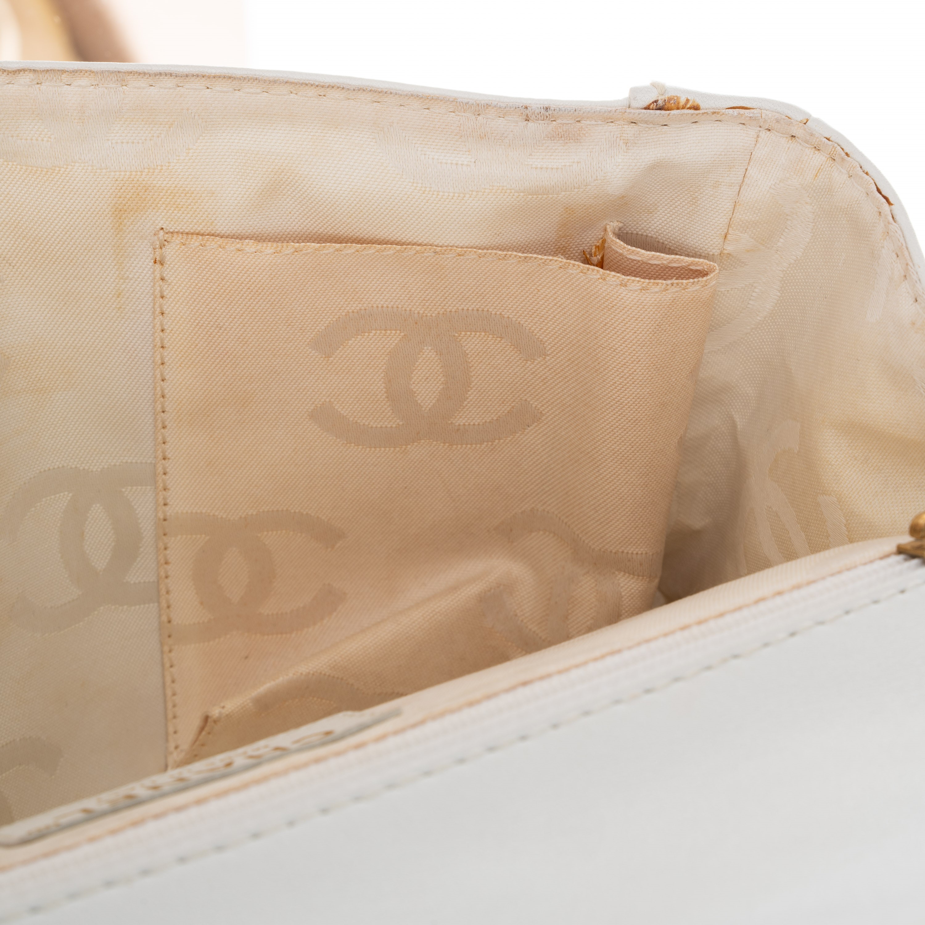 CHANEL VINTAGE TIMELESS HANDLE BAG BIANCA