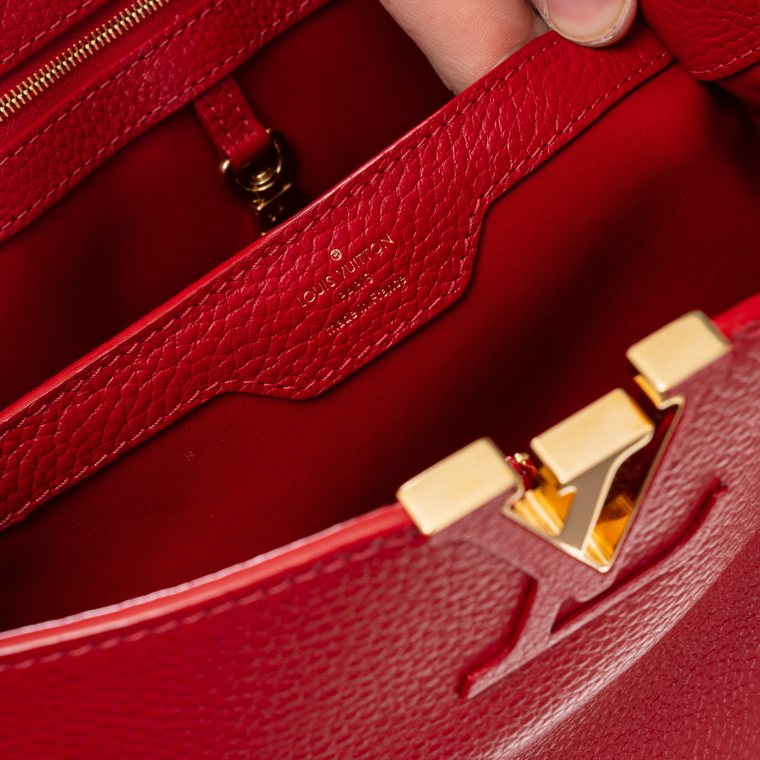 LOUIS VUITTON CAPUCINES PM IN PELLE TAURILLON COLOR SCARLATTO - 2018