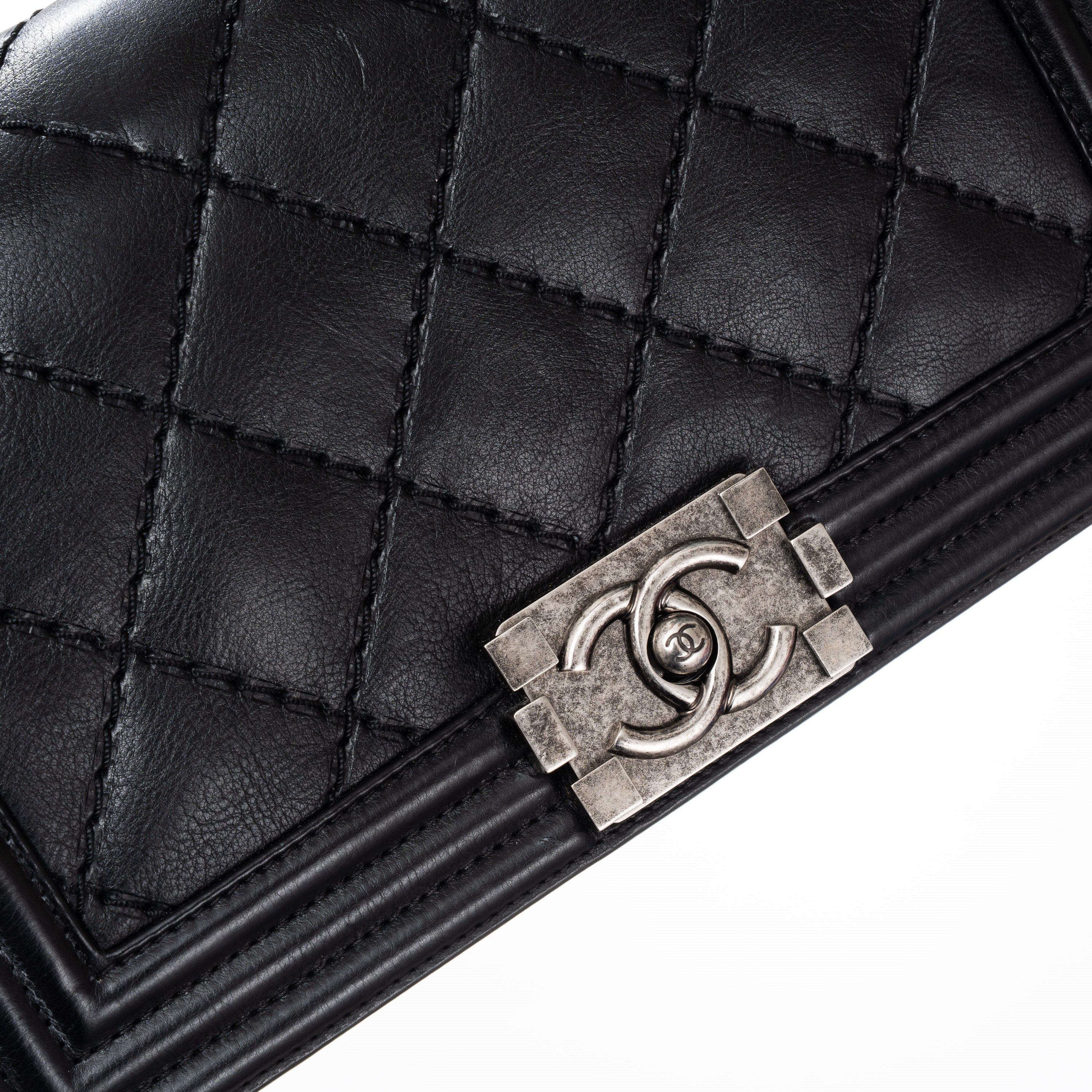 CHANEL BOY OLD MEDIUM NERA DETTAGLI RUTENIO