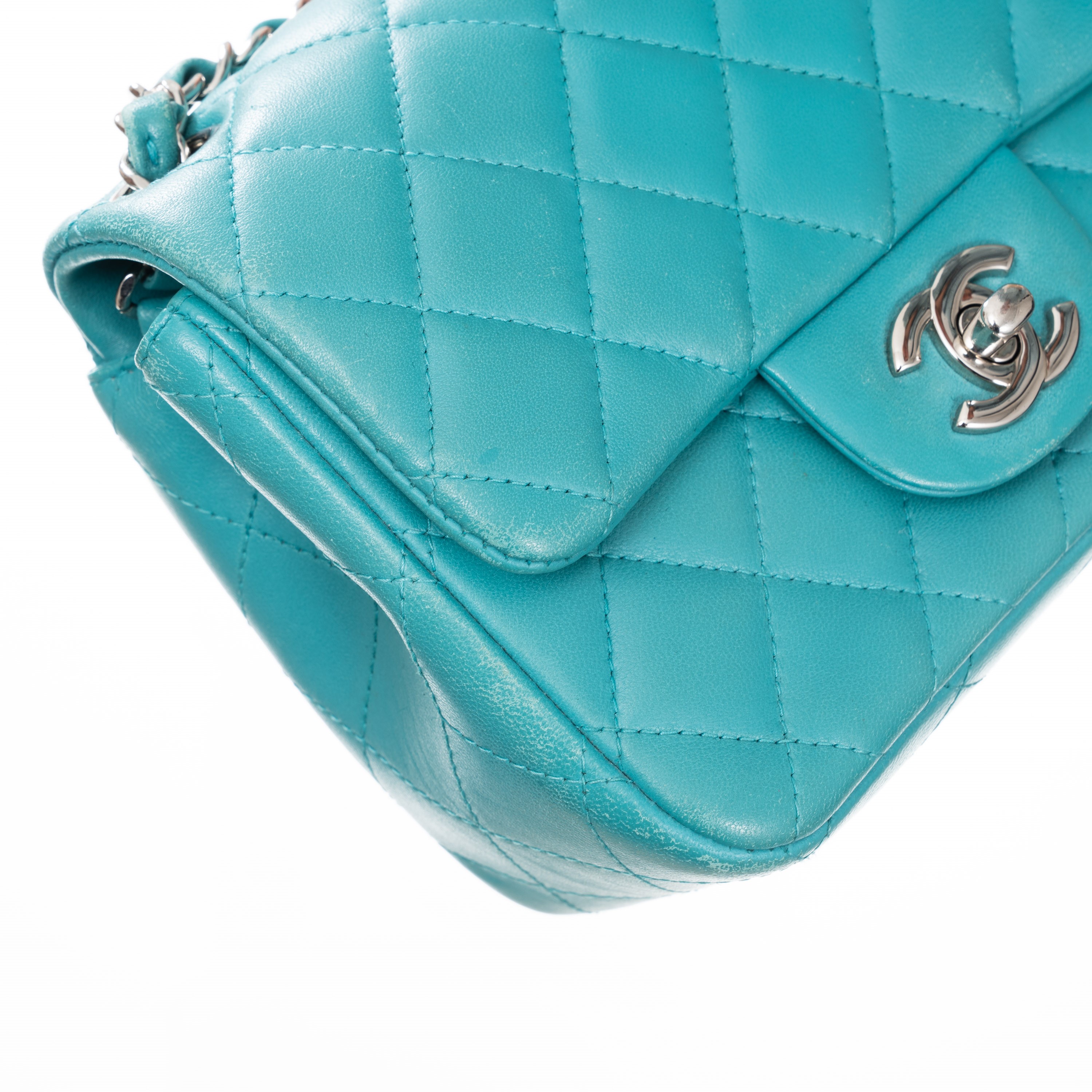 CHANEL MINI SQUARE IN PELLE D’AGNELLO MATELASSÉ COLOR AZZURRO - 2014