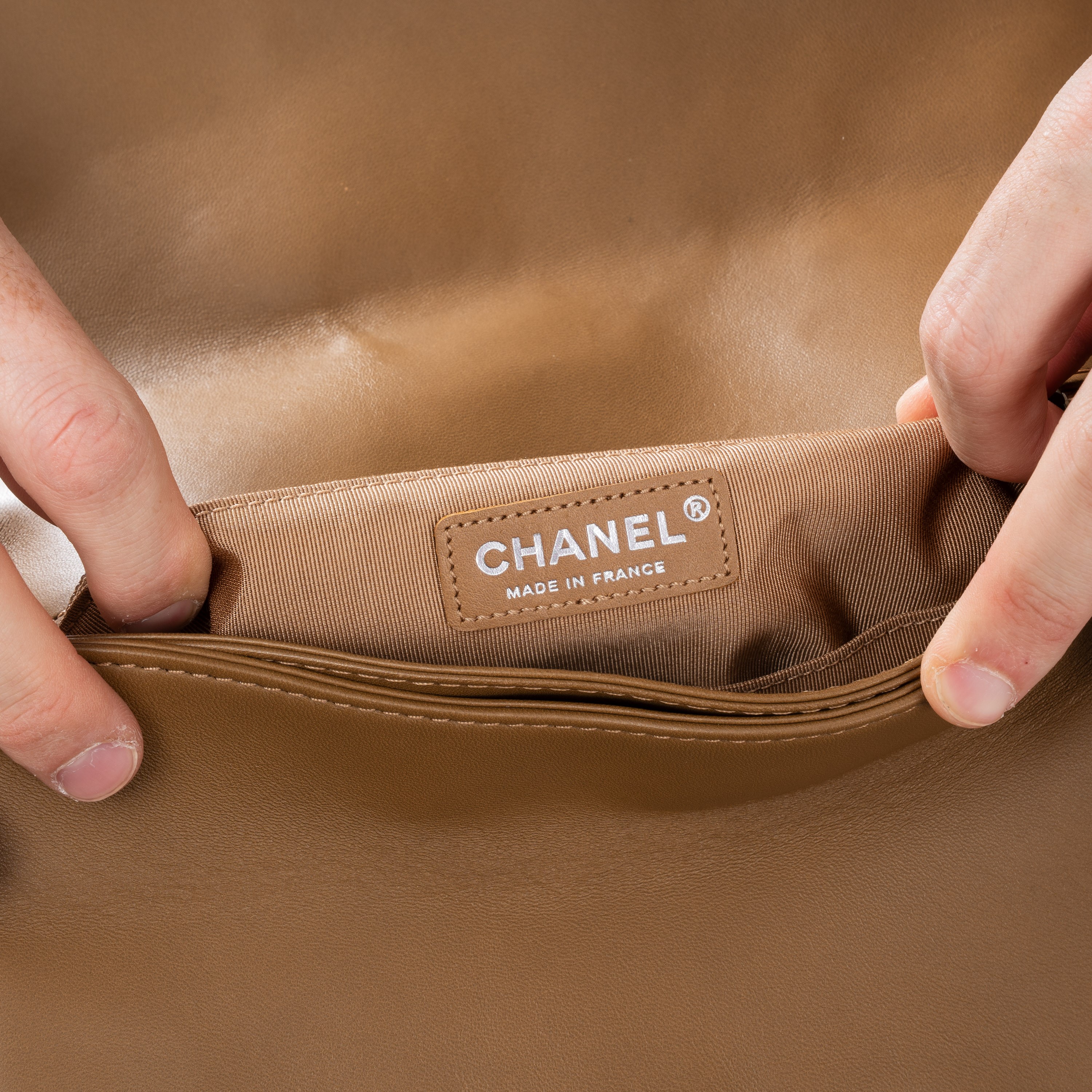 CHANEL BOY NEW MEDIUM LIMITED EDITION DALLAS PARIS