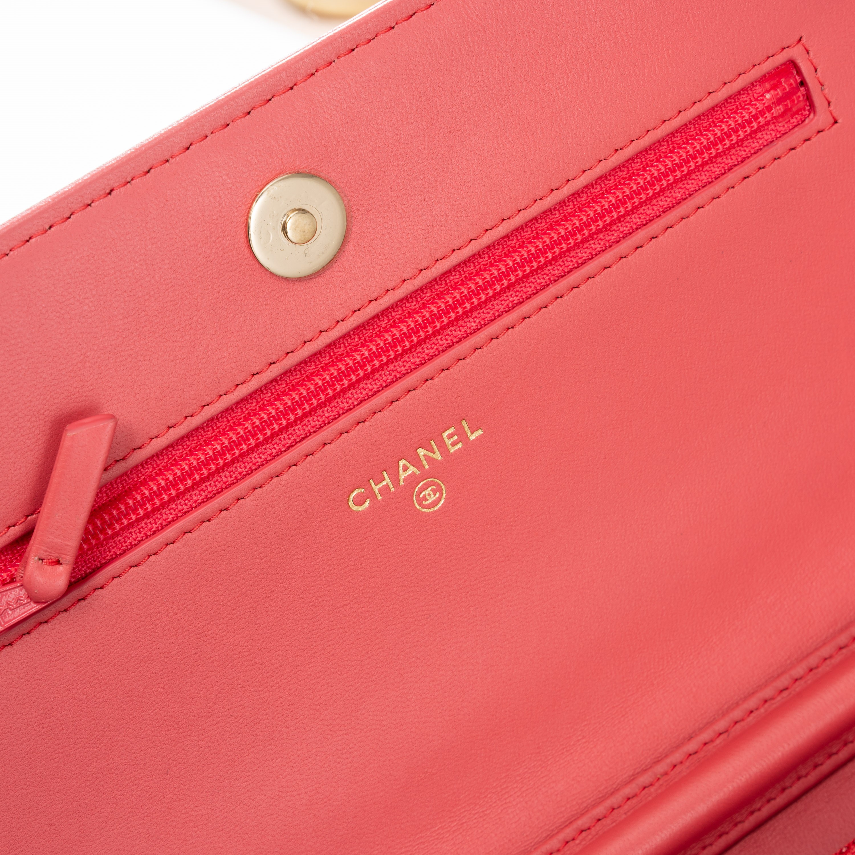 CHANEL WOC BOY CHEVRON IN PELLE D’AGNELLO ROSA E METALLERIA CHAMPAGNE