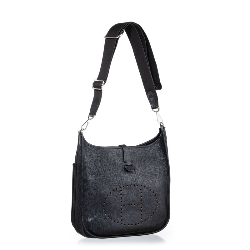 HERMÈS EVELYNE III PM IN TAURILLON CLEMENCE NERO PHW - 2019