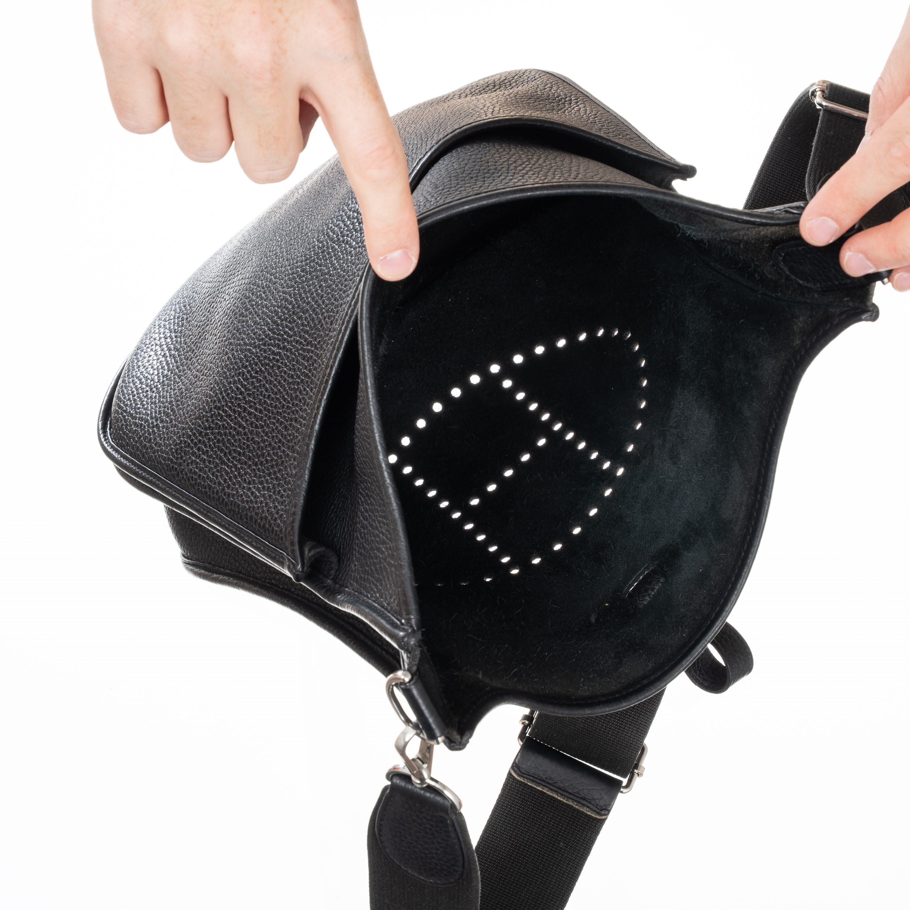 HERMÈS EVELYNE III PM IN TAURILLON CLEMENCE NERO PHW - 2019