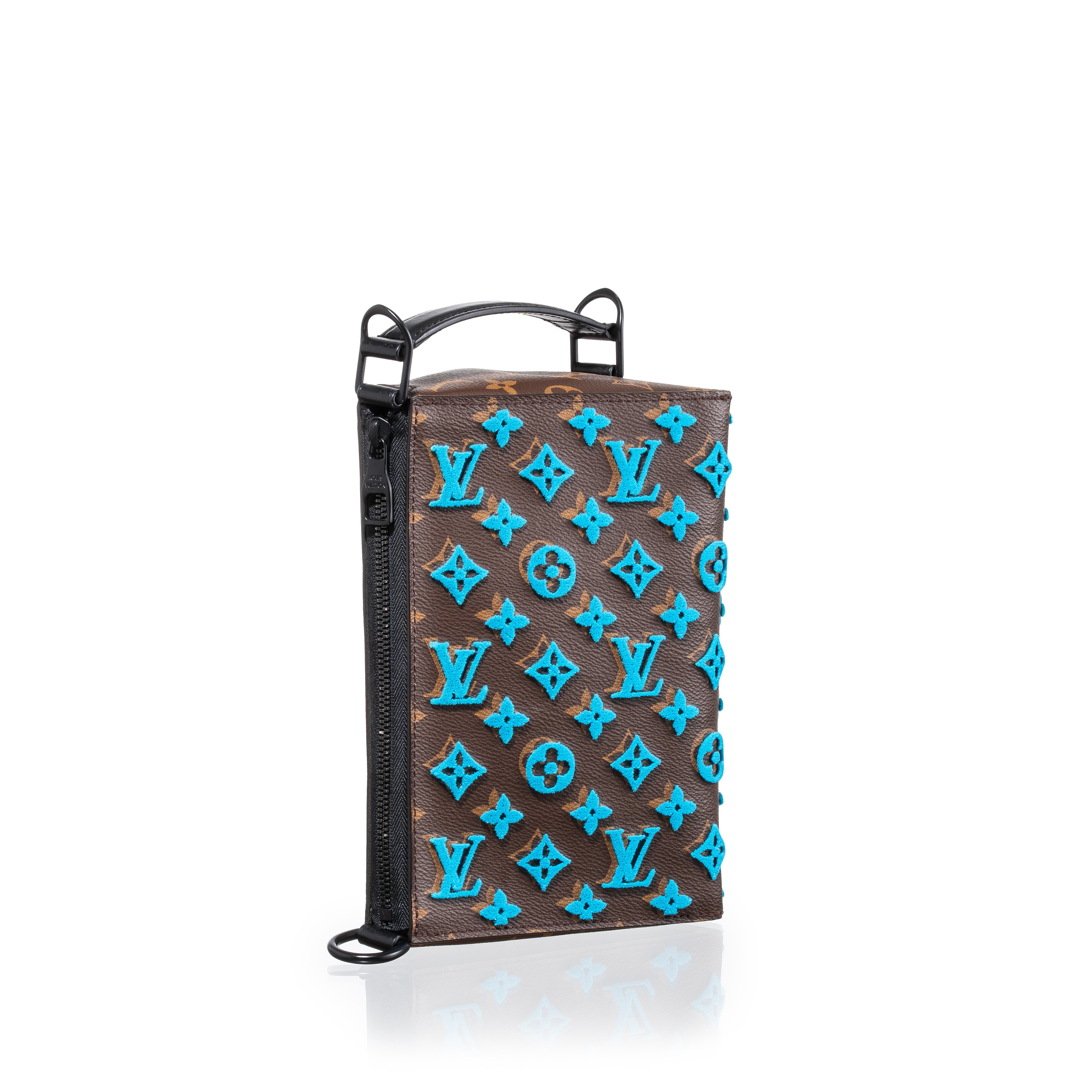 LOUIS VUITTON TRIANGLE MESSENGER TUFFETAGE IN TELA MONOGRAM E DETTAGLI LOGHI AZZURRI IN RILIEVO