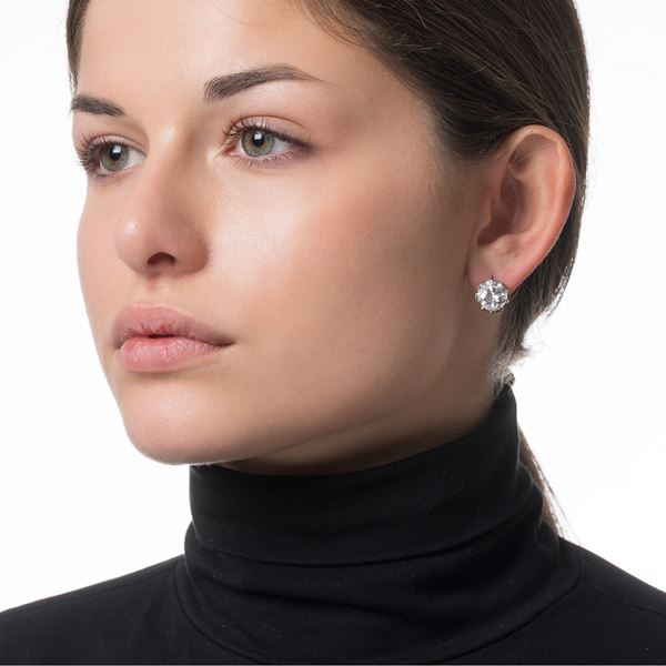 ORECCHINI IN ORO BIANCO CON DIAMANTI TAGLIO BRILLANTE