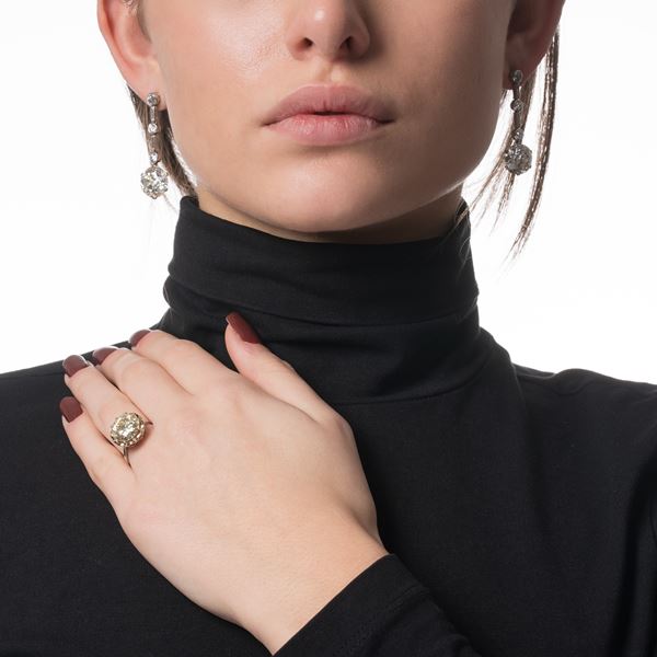 ANELLO SOLITARIO IN PLATINO CON DIAMANTE FANCY YELLOW