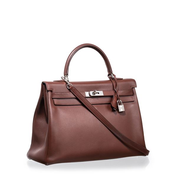 HERM&#200;S - HERMÈS KELLY 35 RETOURNÉ IN PELLAME EVERGRAIN COLOR HAVANE PHW - 2008