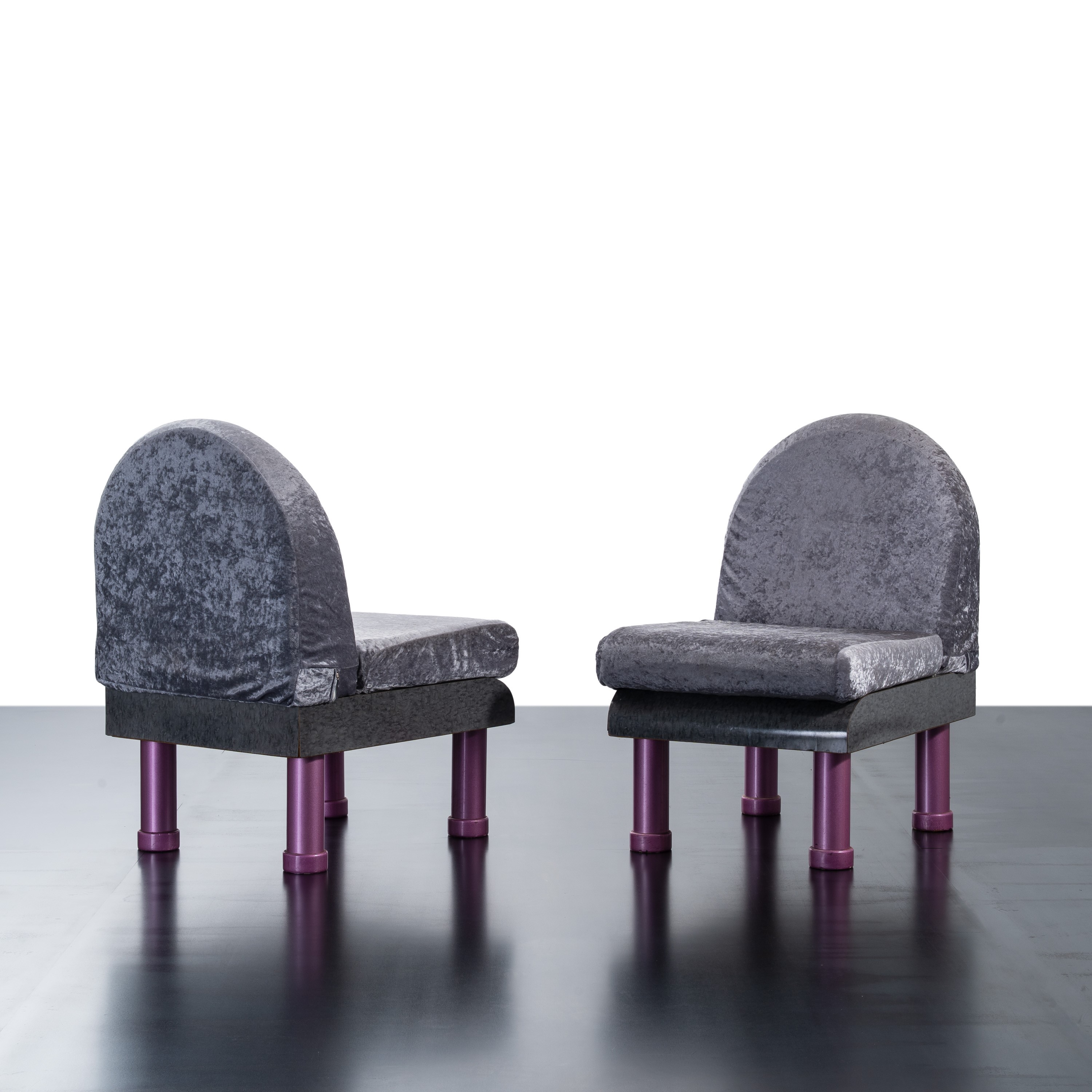 ANONIMO, SET DI QUATTRO POLTRONCINE IN STILE MEMPHIS