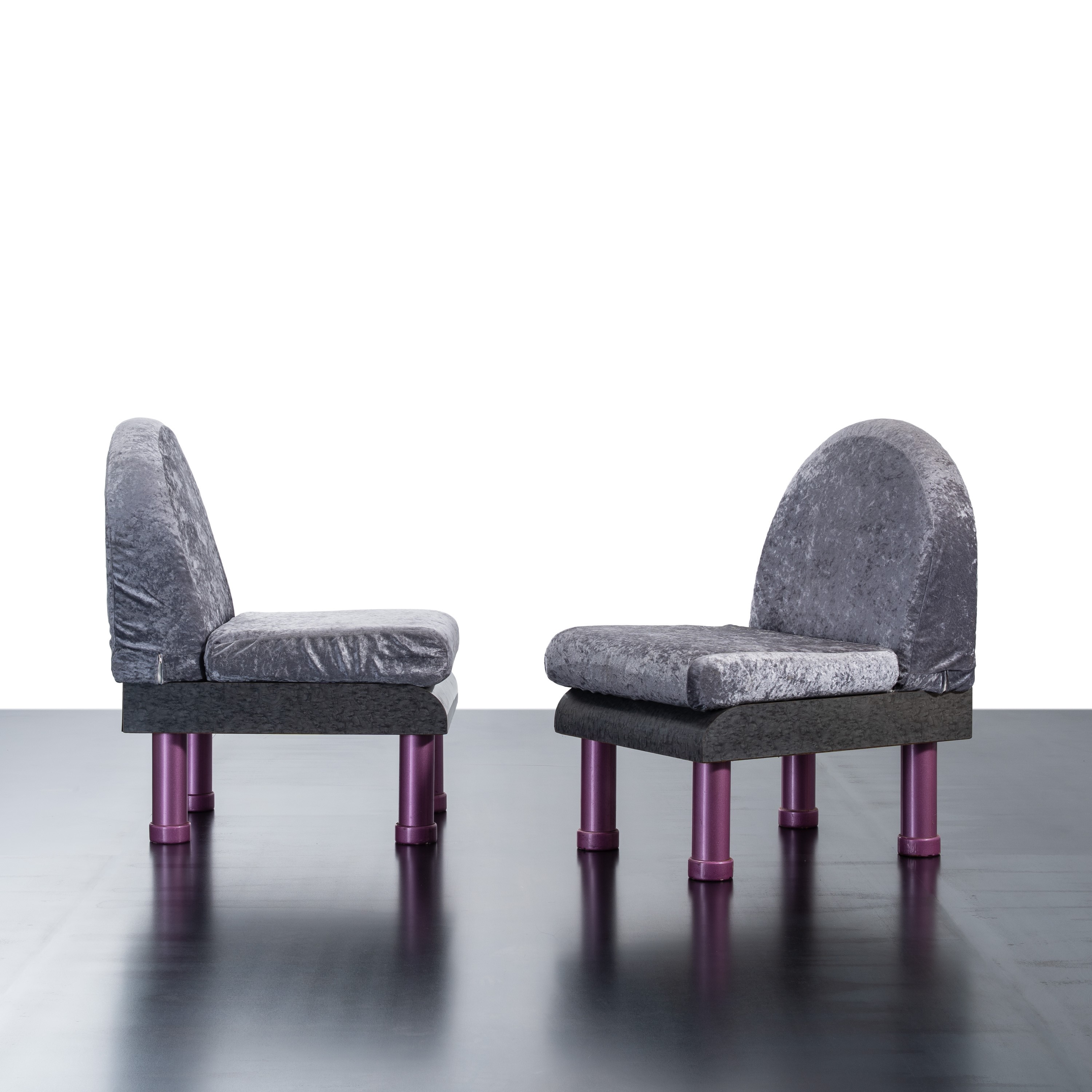 ANONIMO, SET DI QUATTRO POLTRONCINE IN STILE MEMPHIS