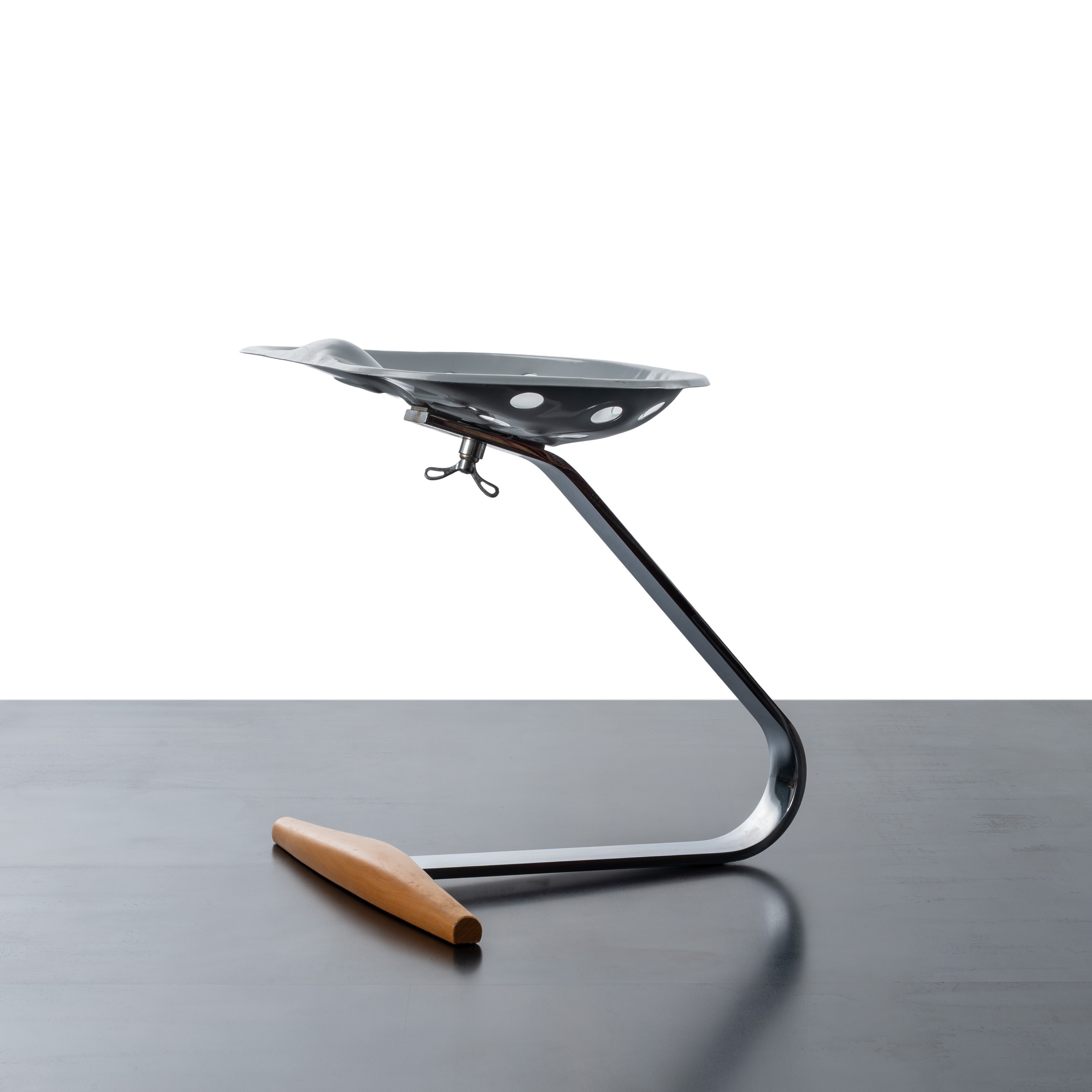 ACHILLE E PIERGIACOMO CASTIGLIONI, SGABELLO 'MEZZADRO'