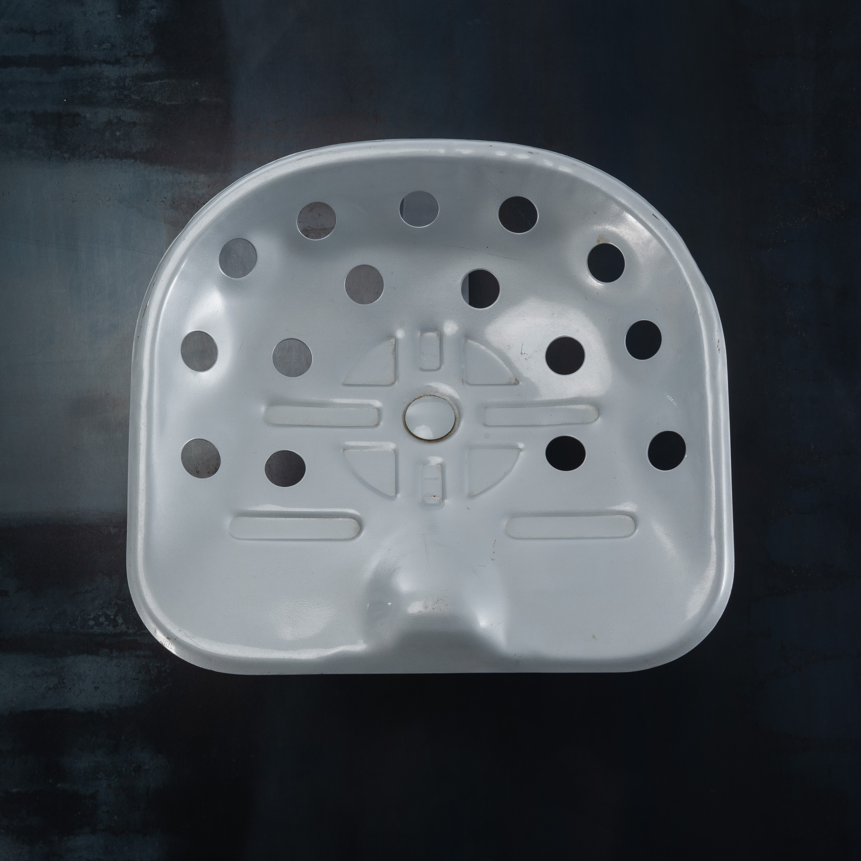 ACHILLE E PIERGIACOMO CASTIGLIONI, SGABELLO 'MEZZADRO'