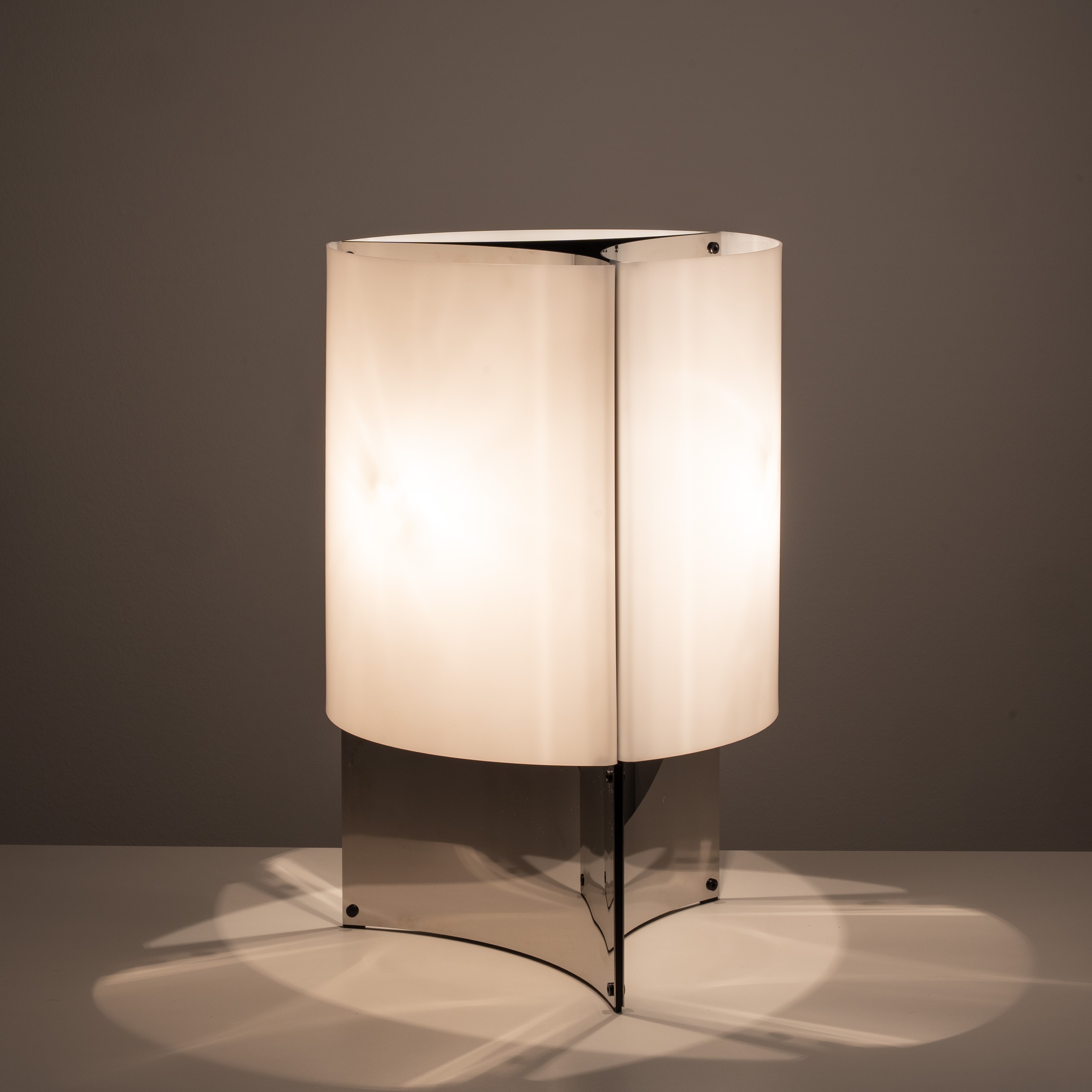 MASSIMO VIGNELLI, LAMPADA DA TAVOLO 526/P