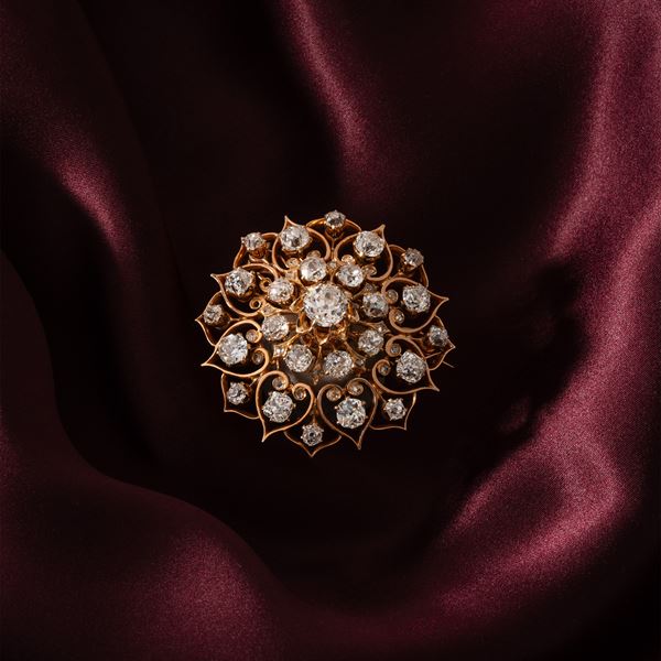 SPILLA IN ORO GIALLO E DIAMANTI TAGLIO BRILLANTE