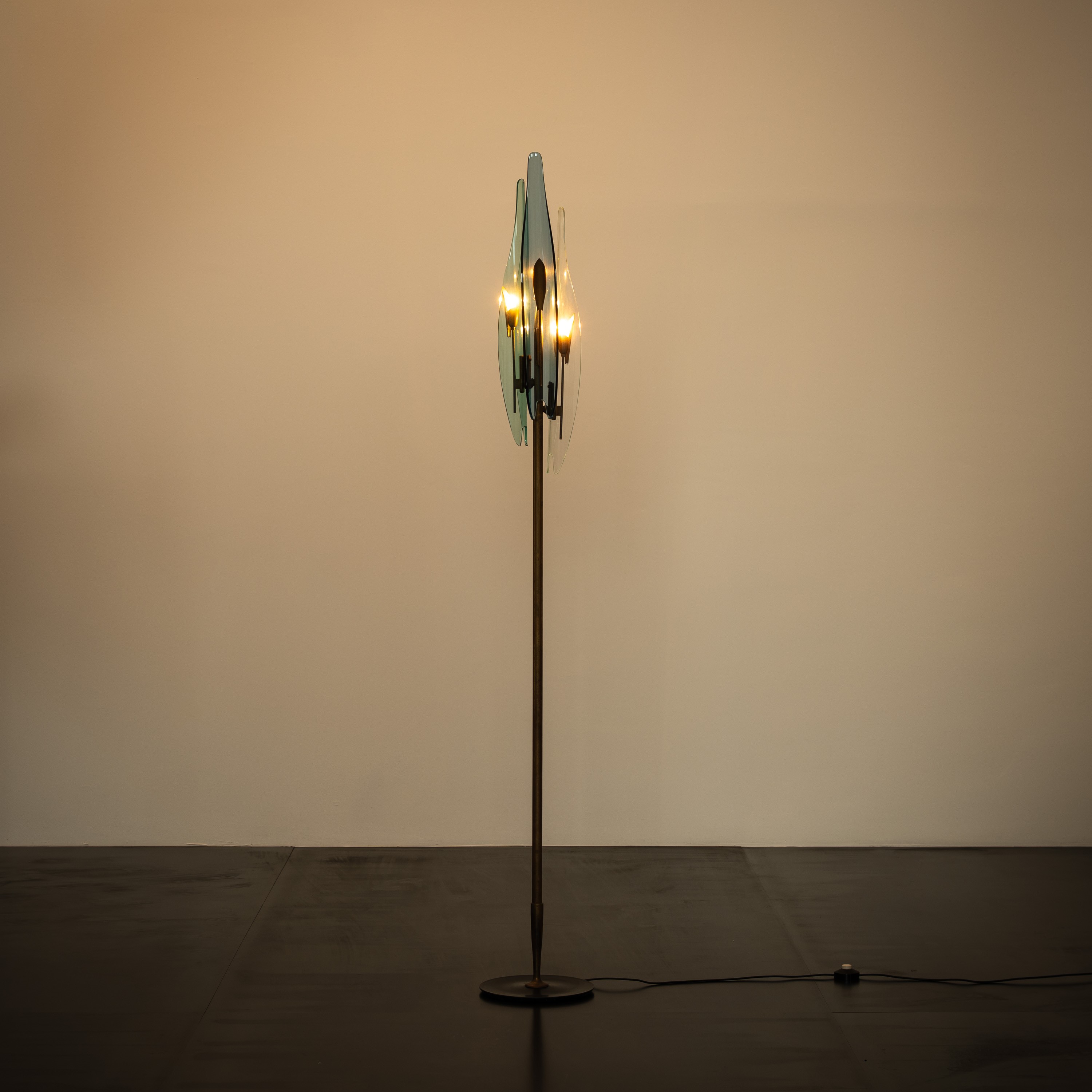 MAX INGRAND, LAMPADA DA TERRA 'DAHLIA'