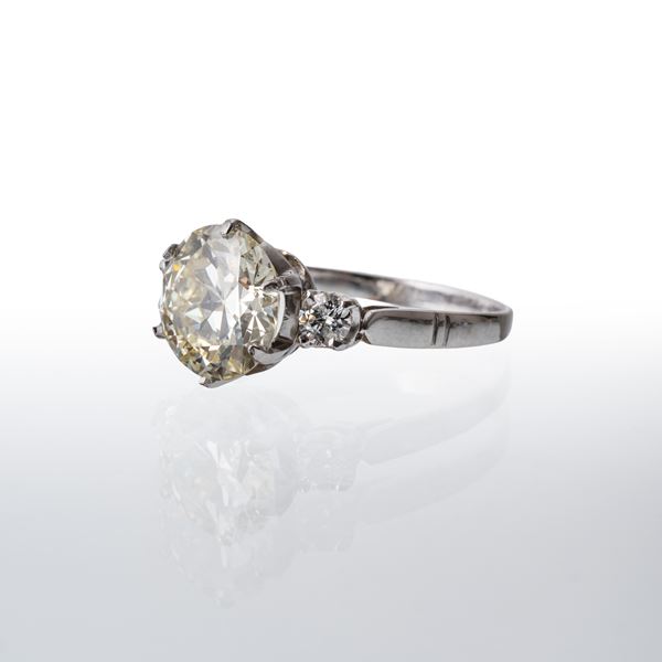 ANELLO IN ORO BIANCO CON DIAMANTE